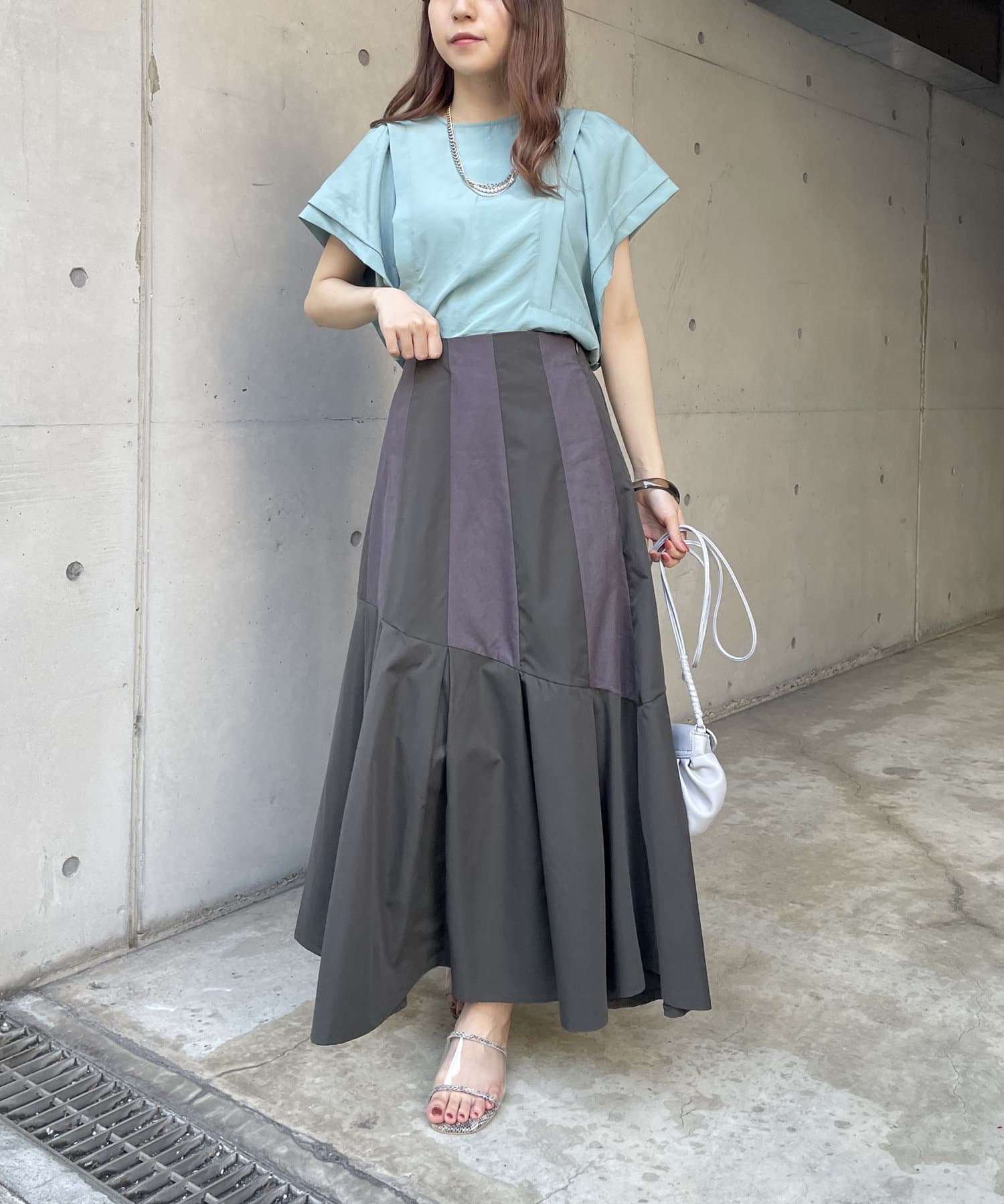 異素材配色タックプリーツスカート | Thevon(ゼヴォン)レディース 異素材配色タックプリーツスカート | Thevon(ゼヴォン)レディース