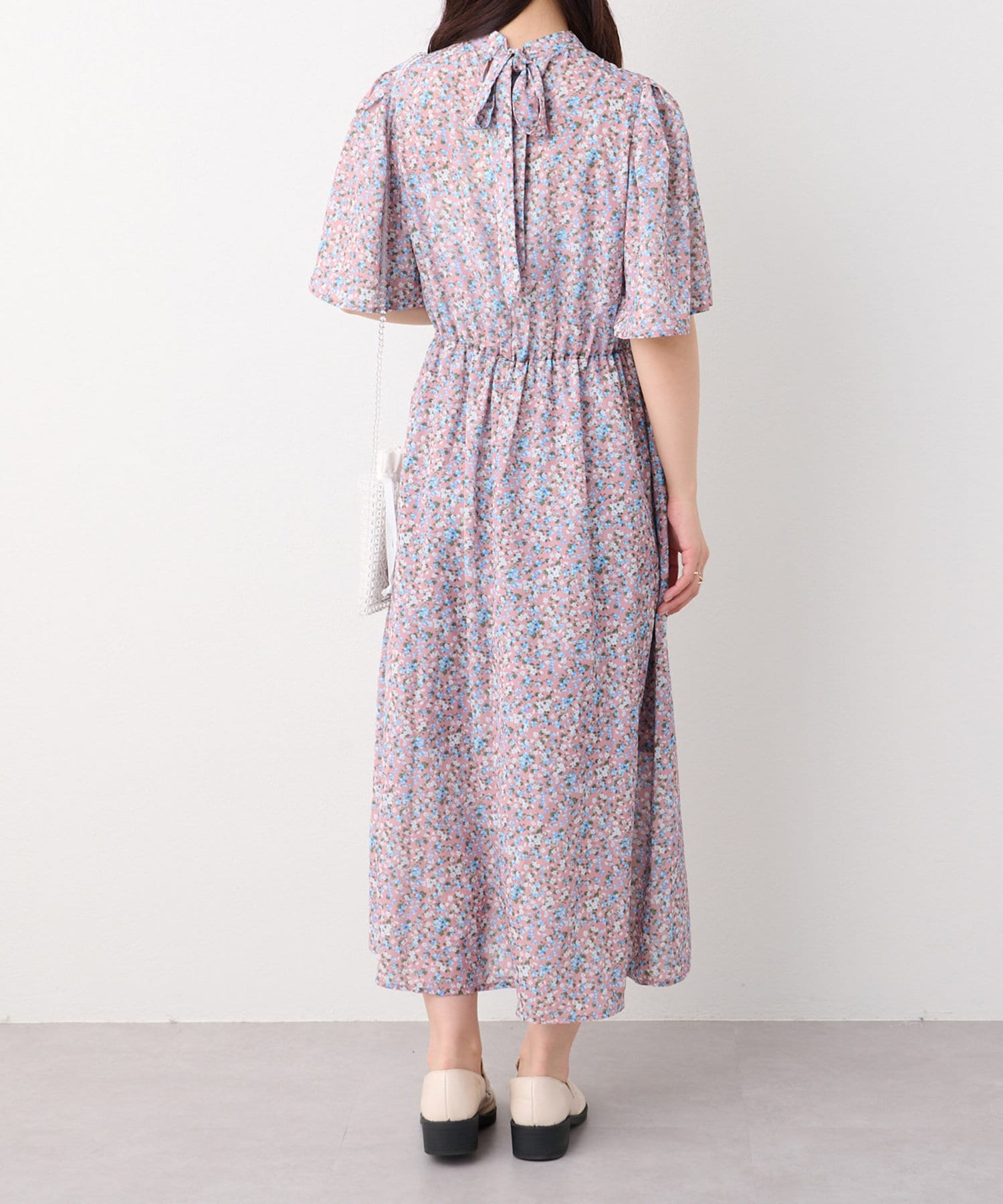 後ろリボン小花柄ワンピース | NICE CLAUP / OLIVE des OLIVE OUTLET
