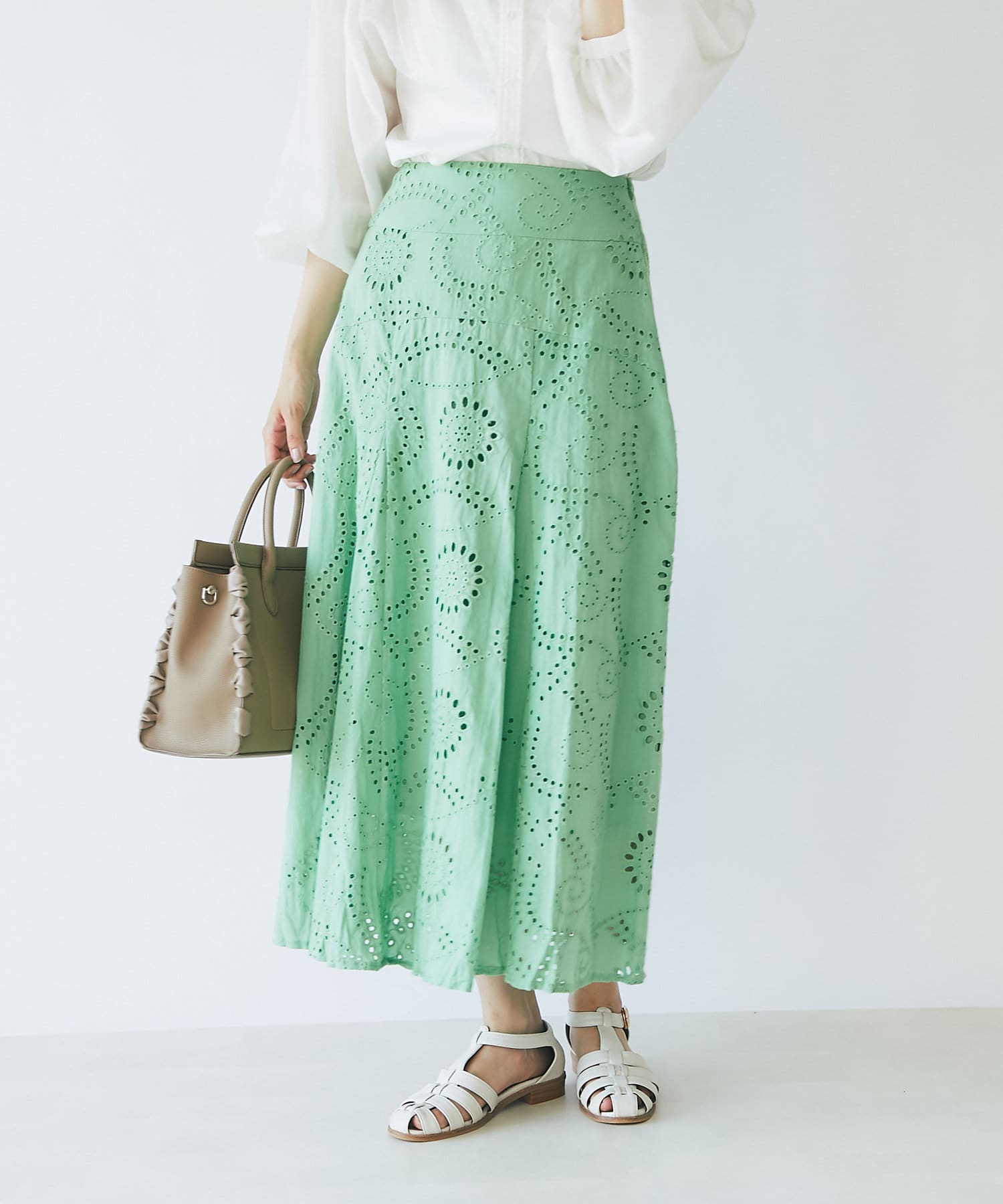 un dix cors(アンディコール) 【大人フェミニンに着こなせる】パンチングレースフレアースカート