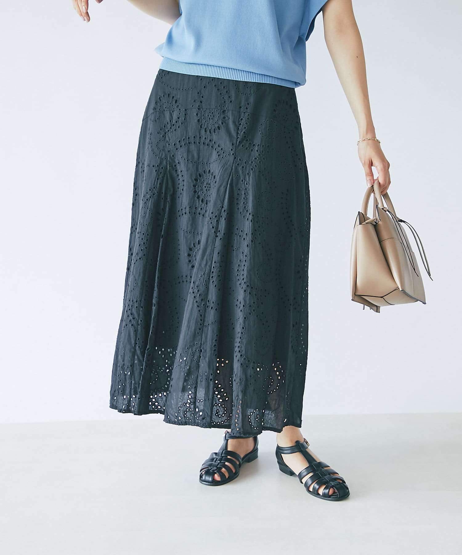 un dix cors(アンディコール) 【大人フェミニンに着こなせる】パンチングレースフレアースカート