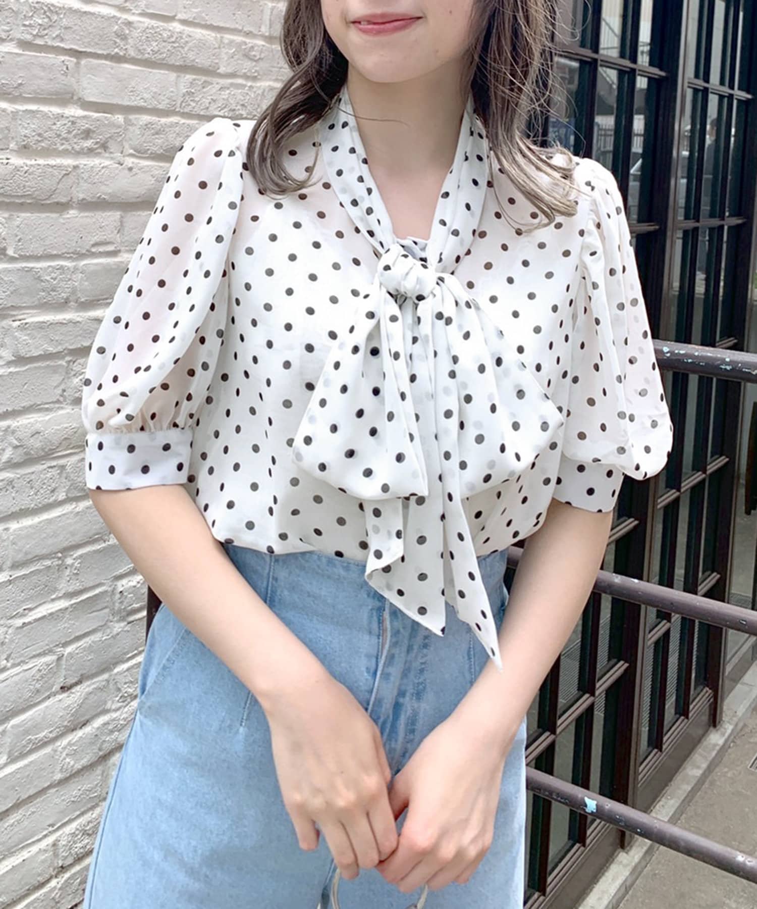 ❣️23新作 ♡Alice+Olivia 人形柄シルク半袖ブラウス 新品♡ 503