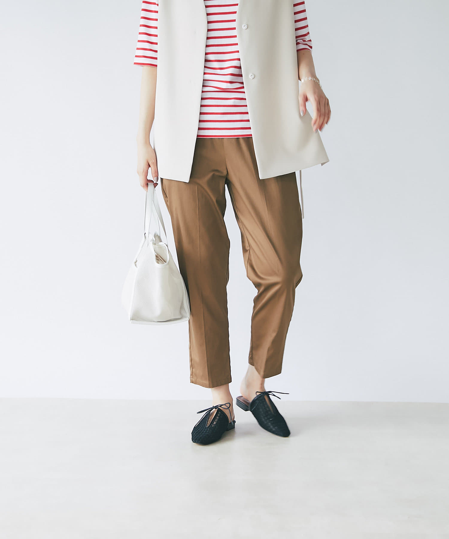 un dix cors(アンディコール) 【楽に履けて綺麗見え】サテン イージーテーパードパンツ