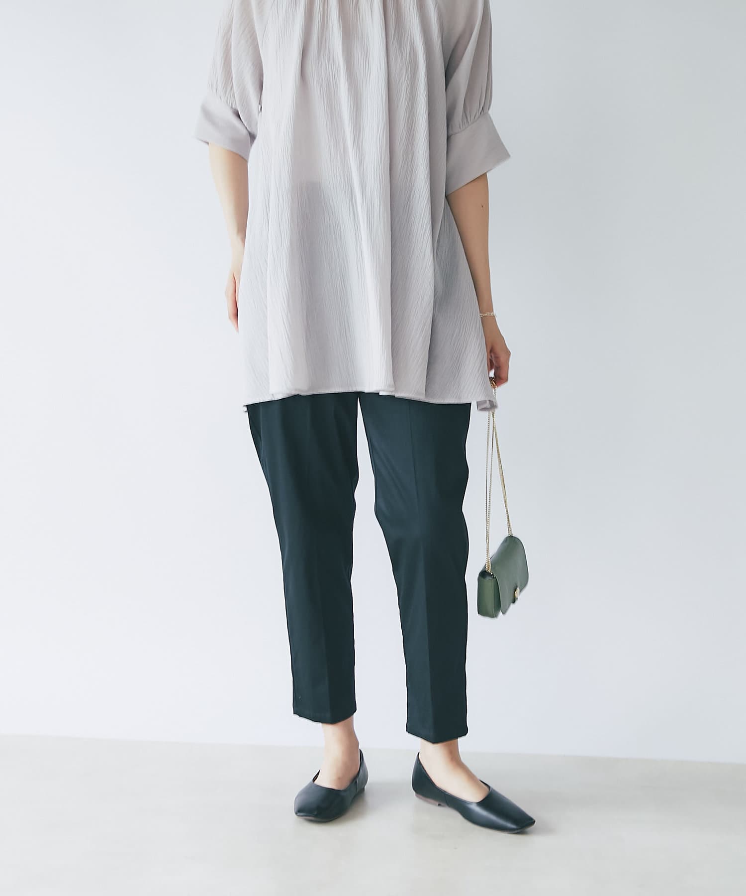 un dix cors(アンディコール) 【楽に履けて綺麗見え】サテン イージーテーパードパンツ