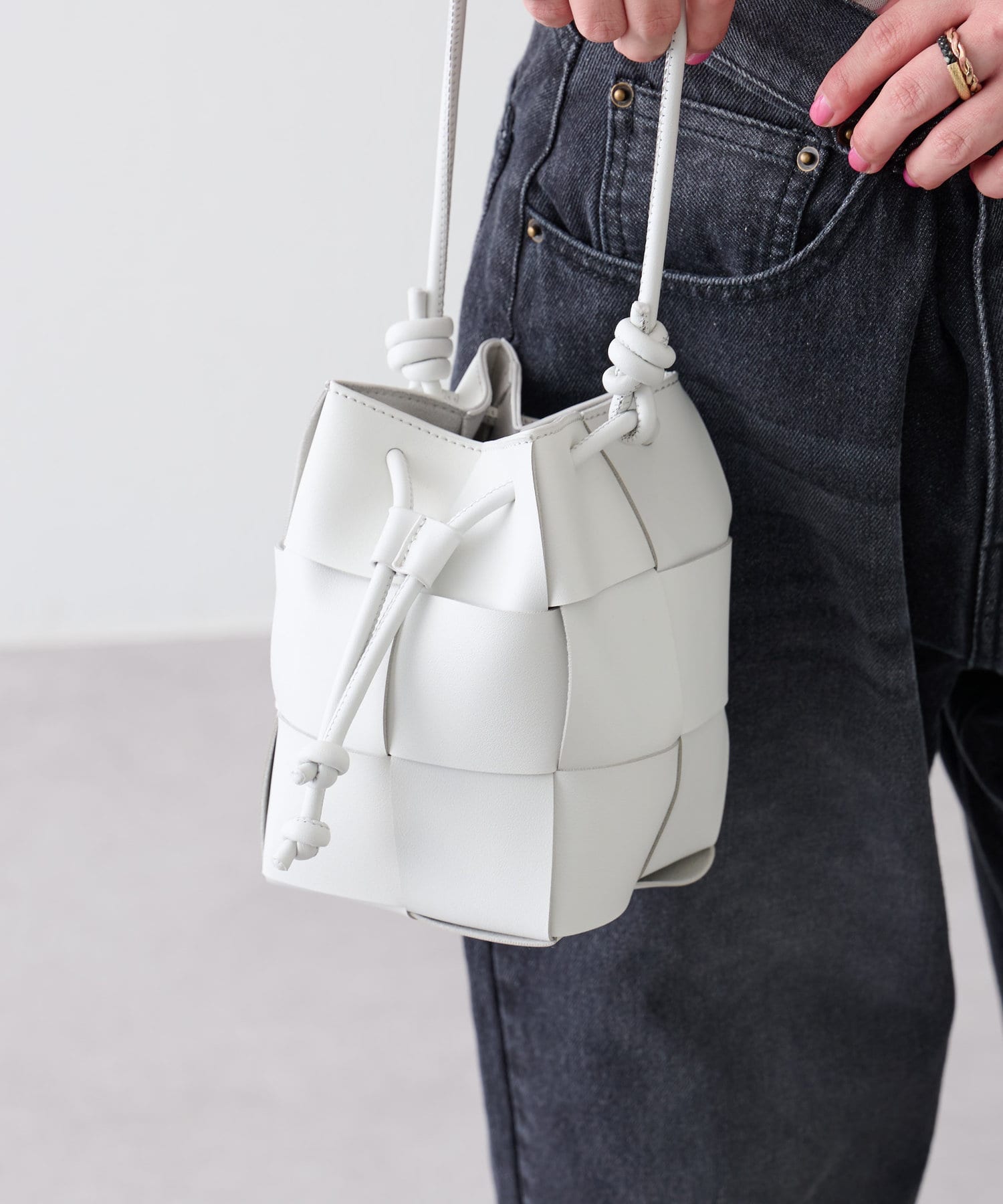 Tvご紹介商品 格子編みフェイクレザー巾着バッグ Colony 2139 コロニー トゥーワンスリーナイン レディース Pal Closet パルクローゼット パルグループ公式ファッション通販サイト