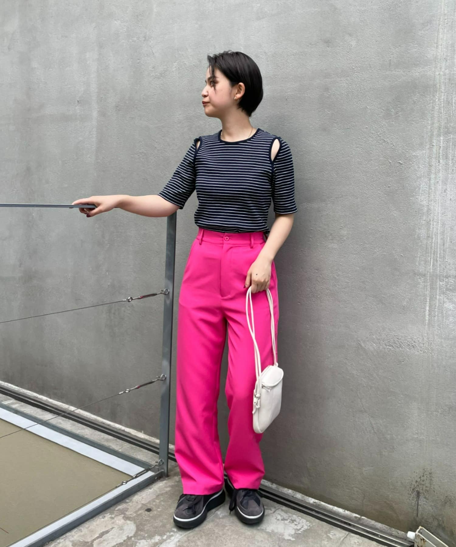 CIAOPANIC(チャオパニック) 肌見せでヘルシーな、ボーダーパイピングカットアウトTEE