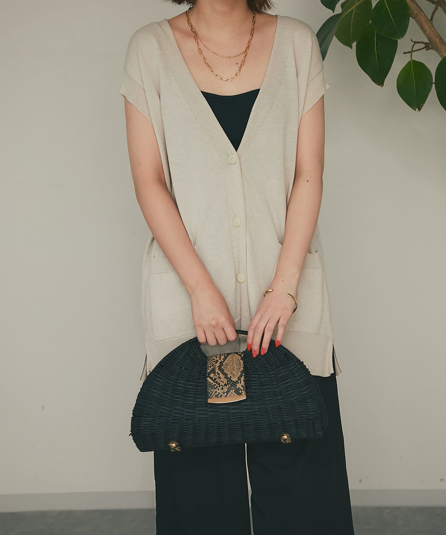 un dix cors(アンディコール) 【レイヤードで上級者】深Vネックニットベスト