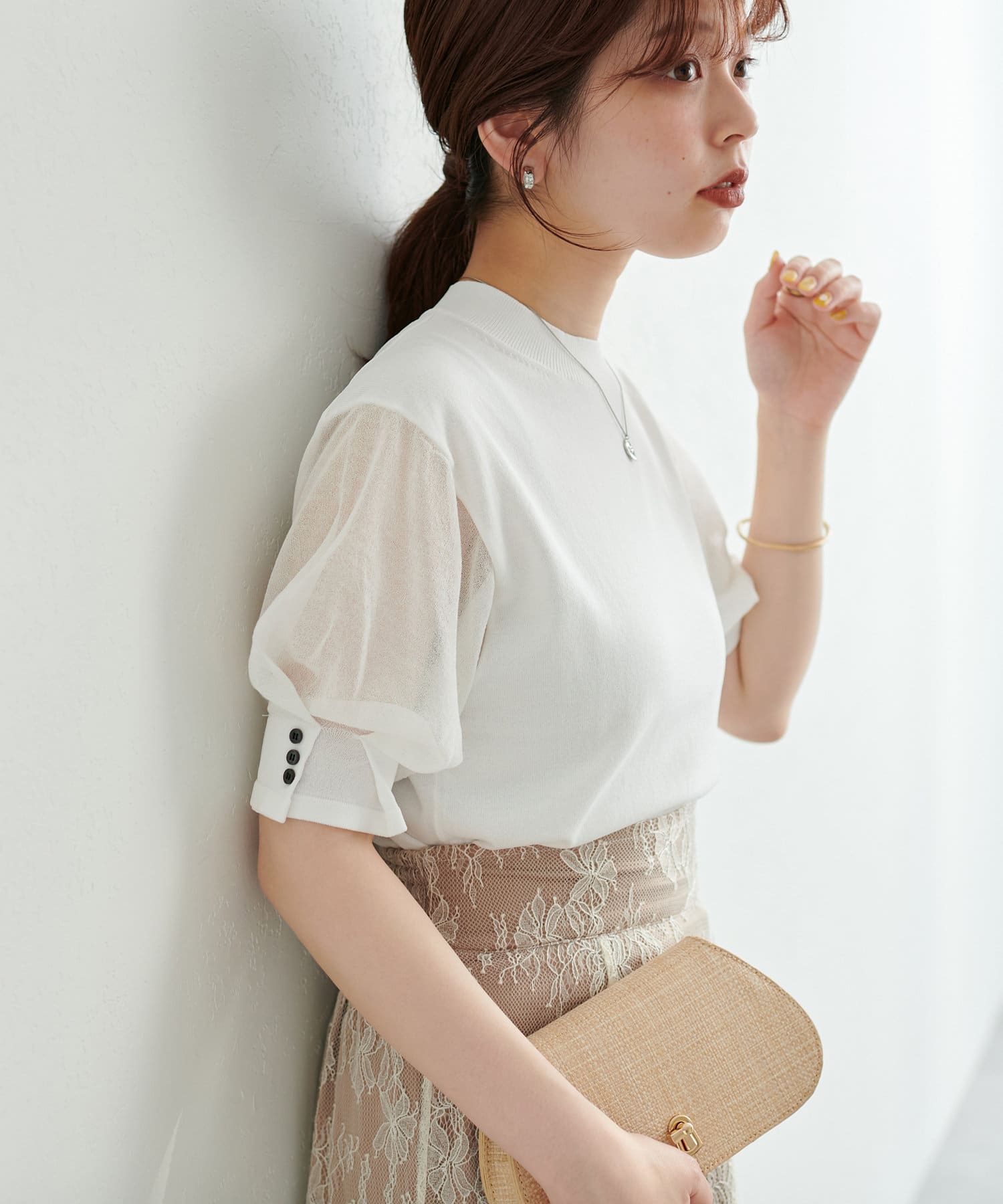 周りと差のつく1着 袖シアーおしゃれ強撚ニット | natural