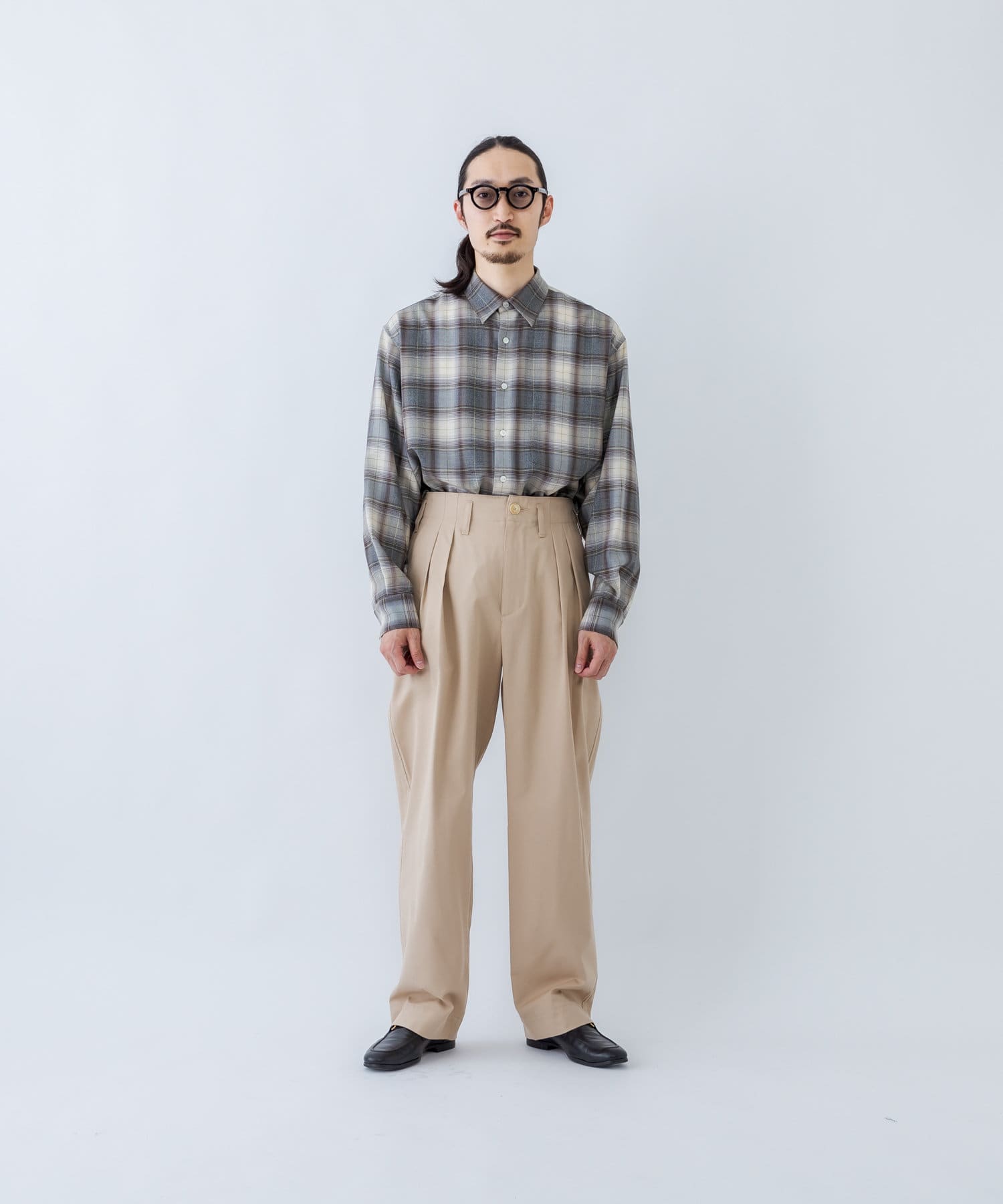 オーラリーSUPER FINE WOOL COTTON TWILL SLACKS-