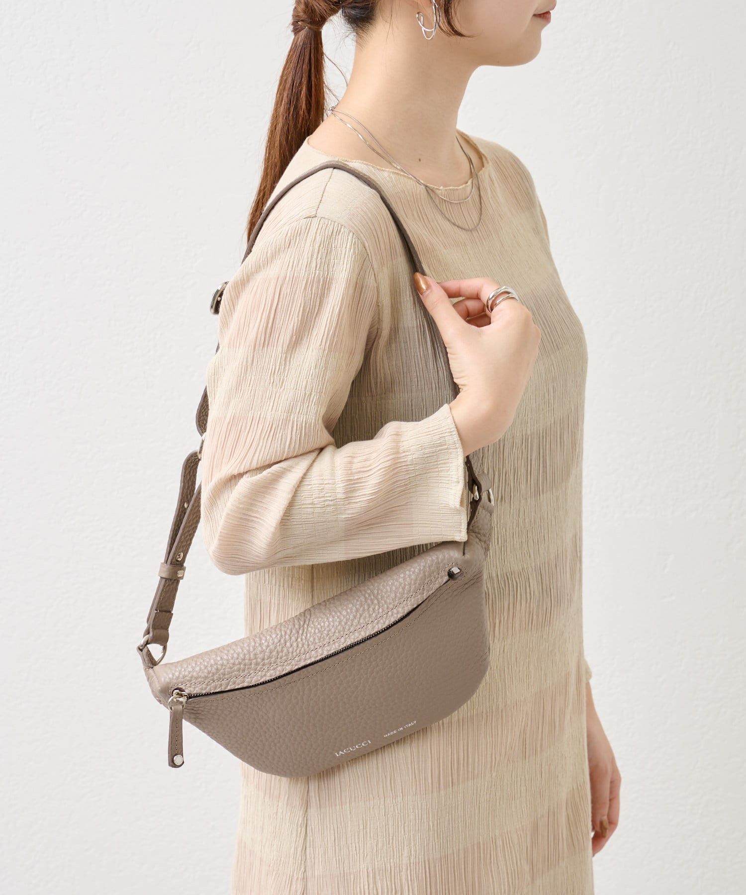 IACUCCI ウマボディバッグALCE