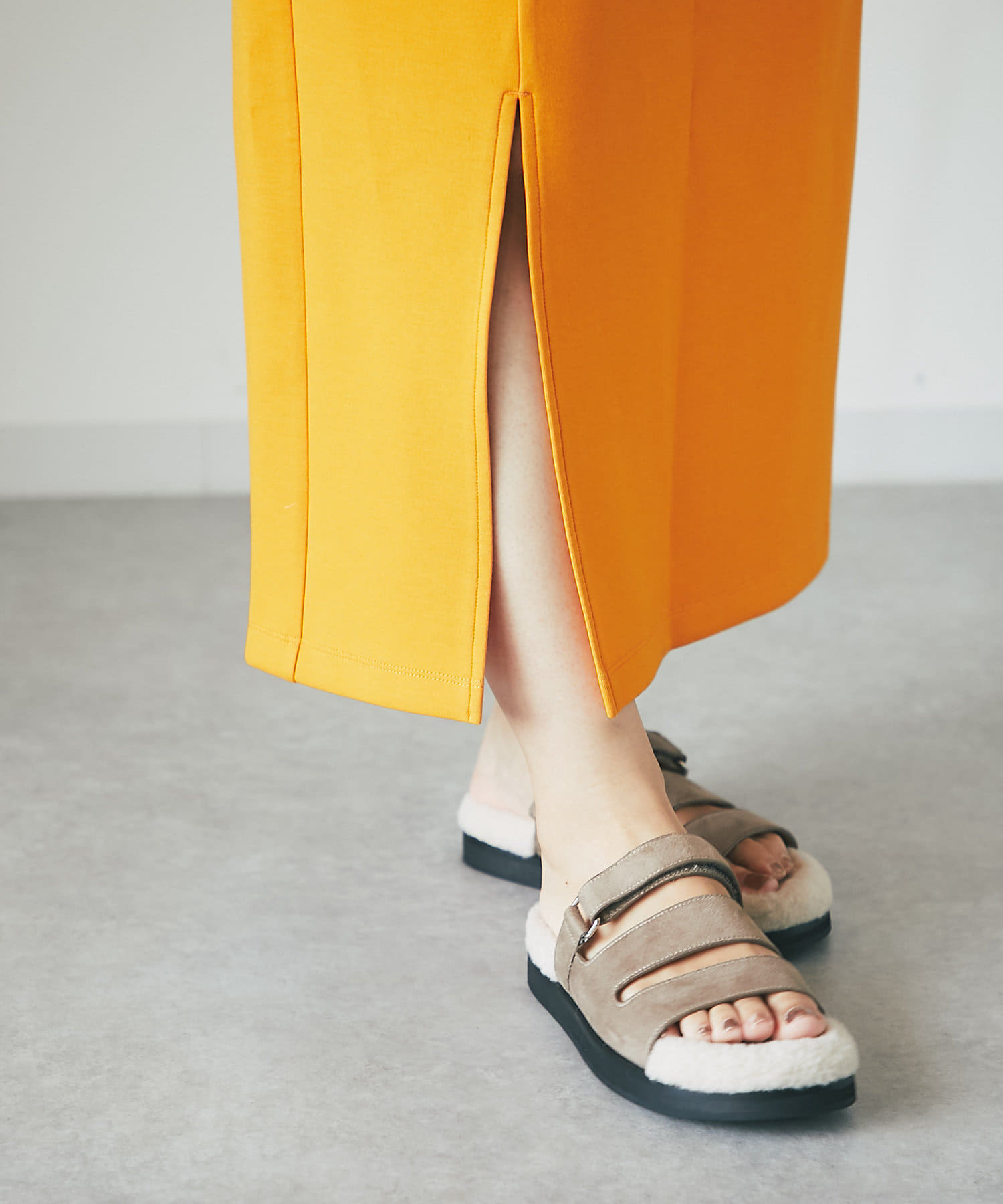 un dix cors(アンディコール) 【今年顔にアップデート】フェイクファーサンダル