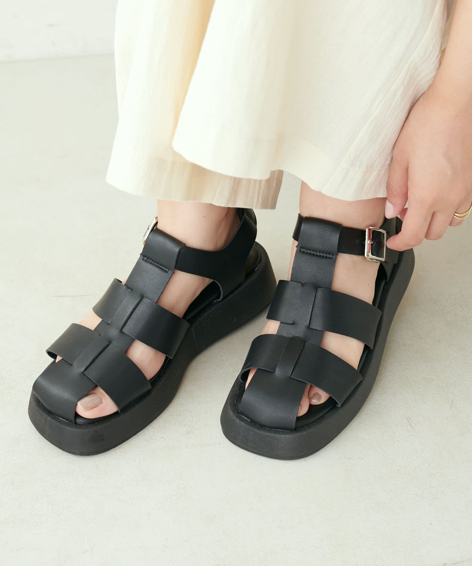 NICE CLAUP / OLIVE des OLIVE OUTLET(ナイスクラップ  / オリーブ デ オリーブ アウトレット) 厚底グルカサンダル