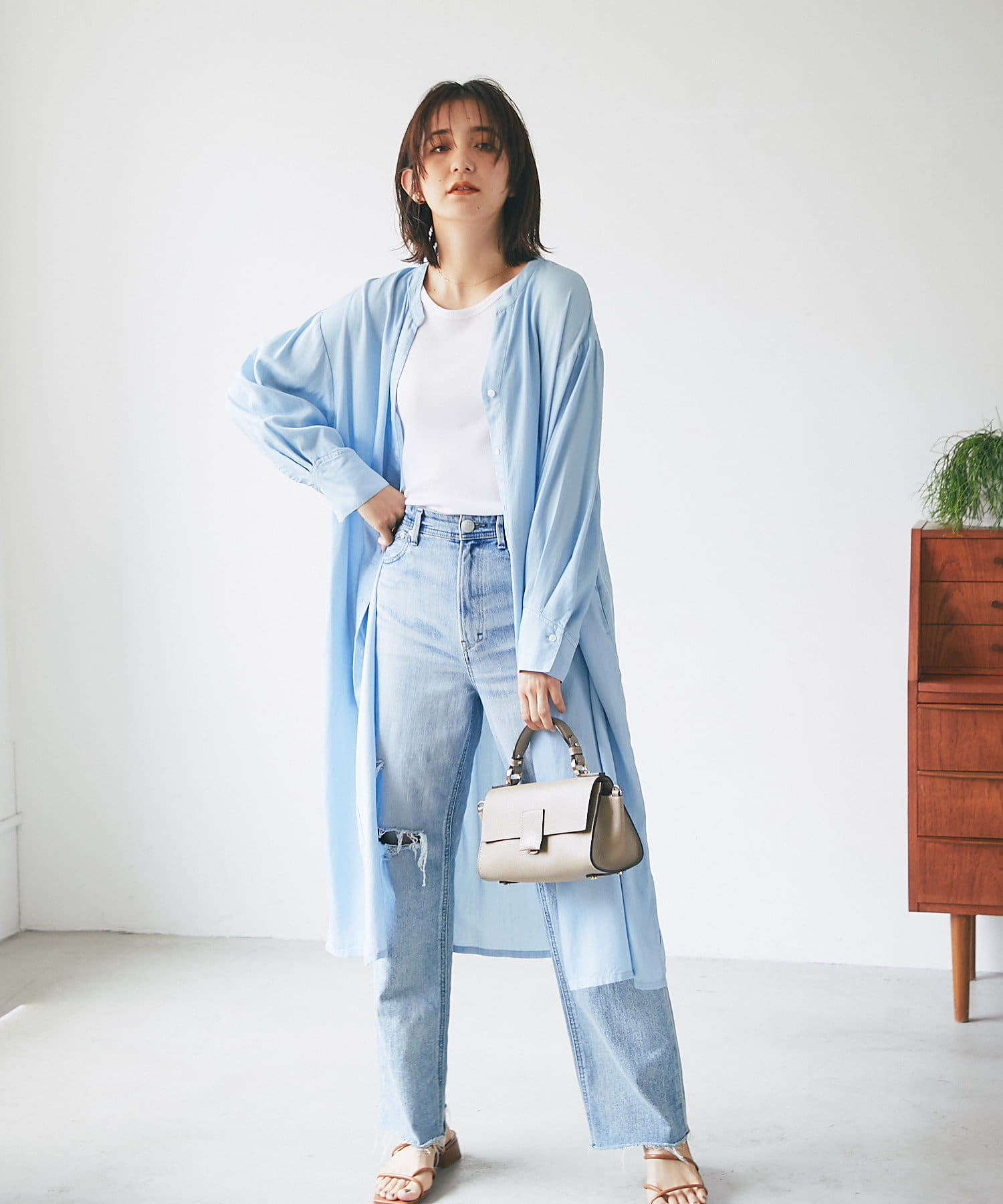 ワンピースでも羽織でも楽しめる ライトデニムシャツワンピース Outlet Premium アウトレット プレミアム レディース Pal Closet パルクローゼット パルグループ公式ファッション通販サイト