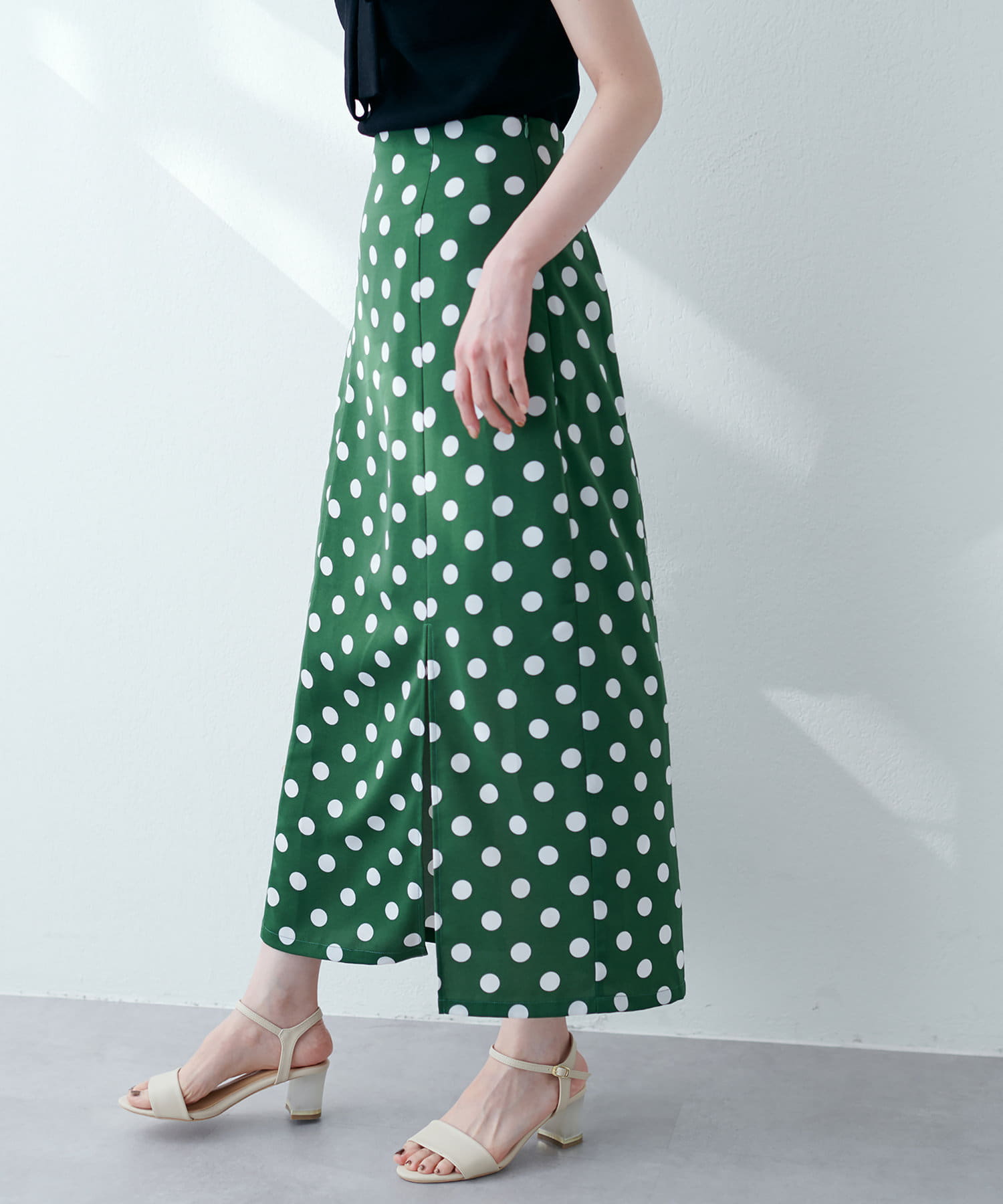 natural couture】コインドットスリットスカート | NICE CLAUP / OLIVE