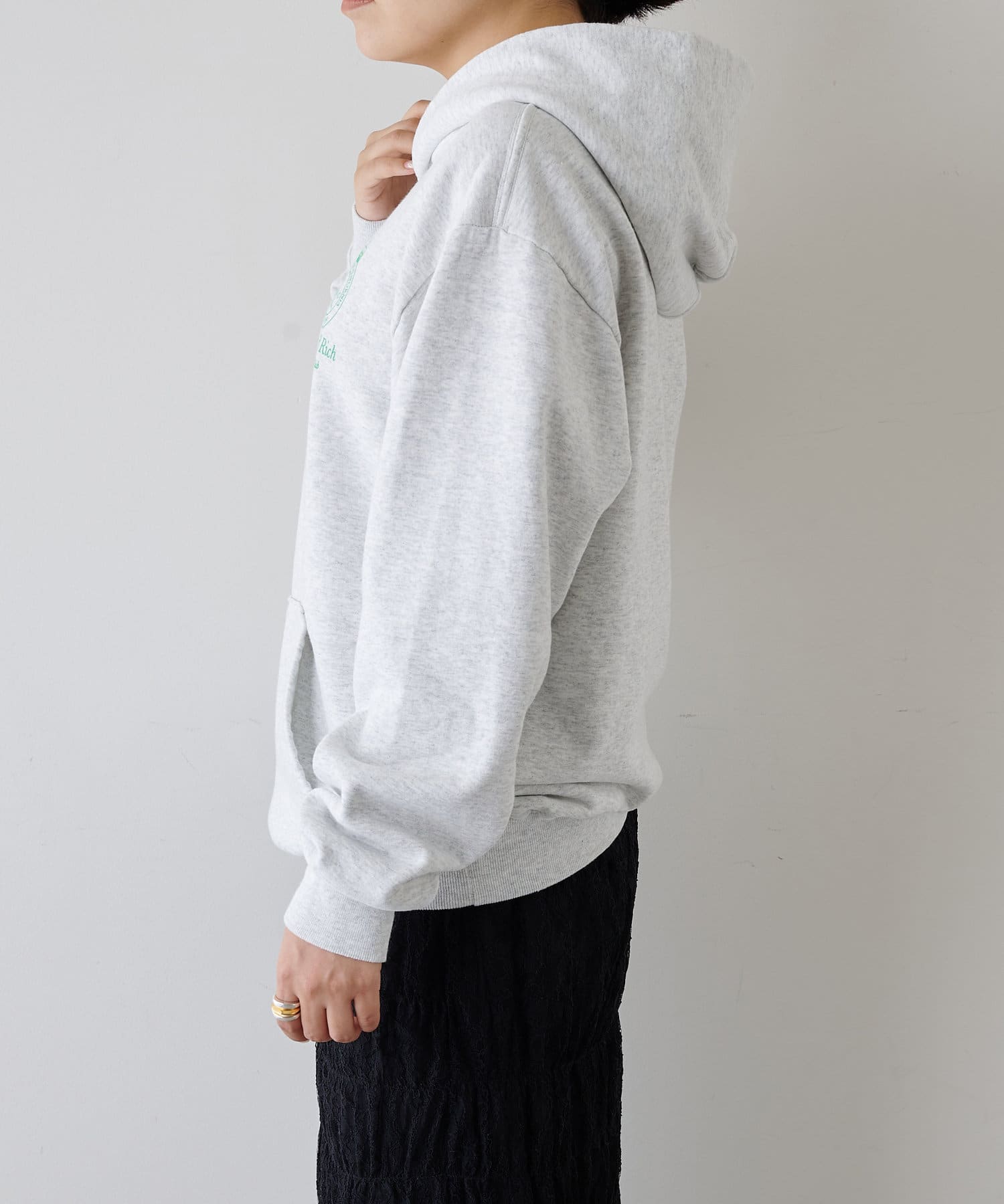 Sporty&Rich】Crownフーディ | Whim Gazette(ウィム ガゼット  