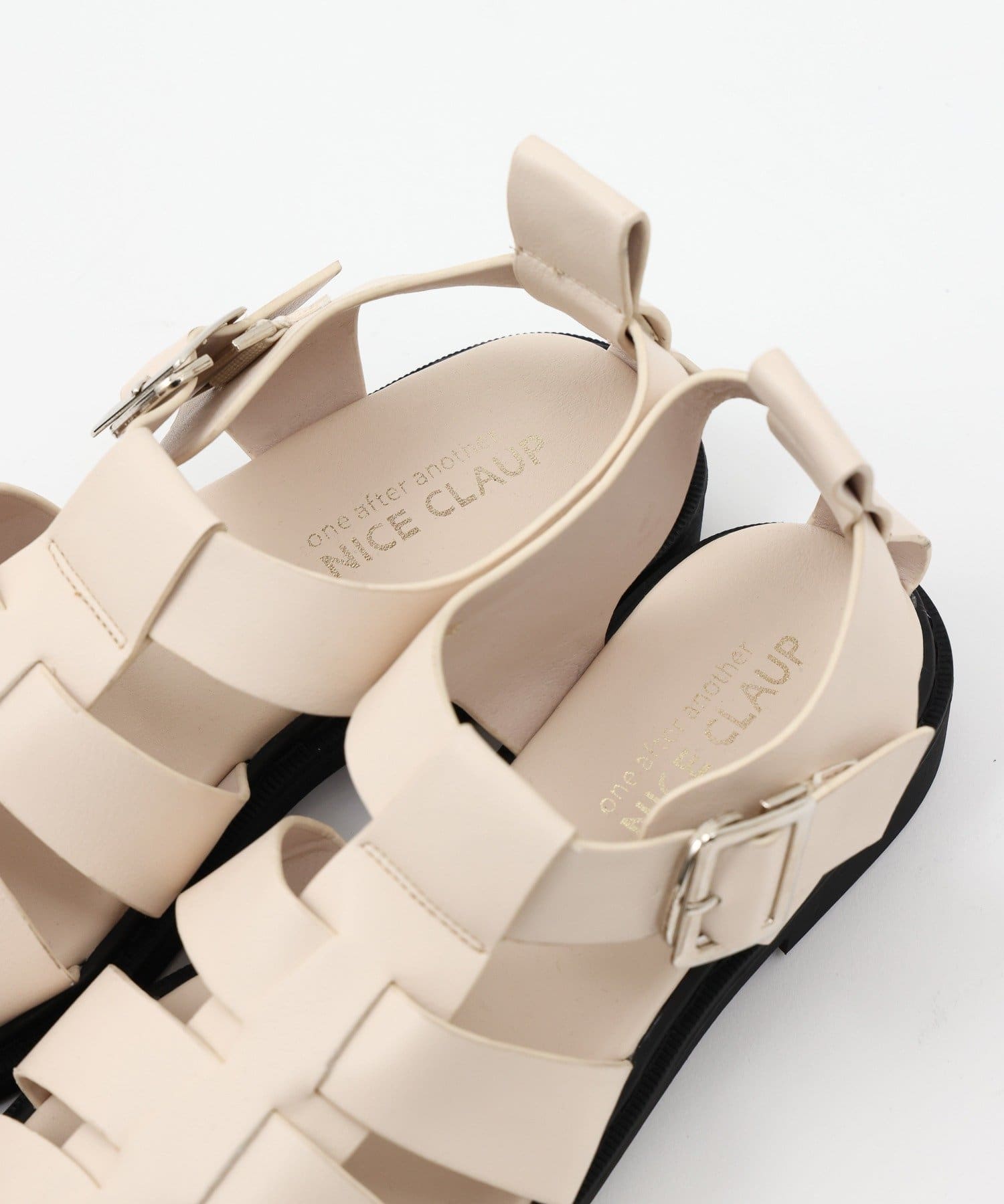 NICE CLAUP / OLIVE des OLIVE OUTLET(ナイスクラップ  / オリーブ デ オリーブ アウトレット) 【one after another】リサイクルＰＵグルカサンダル