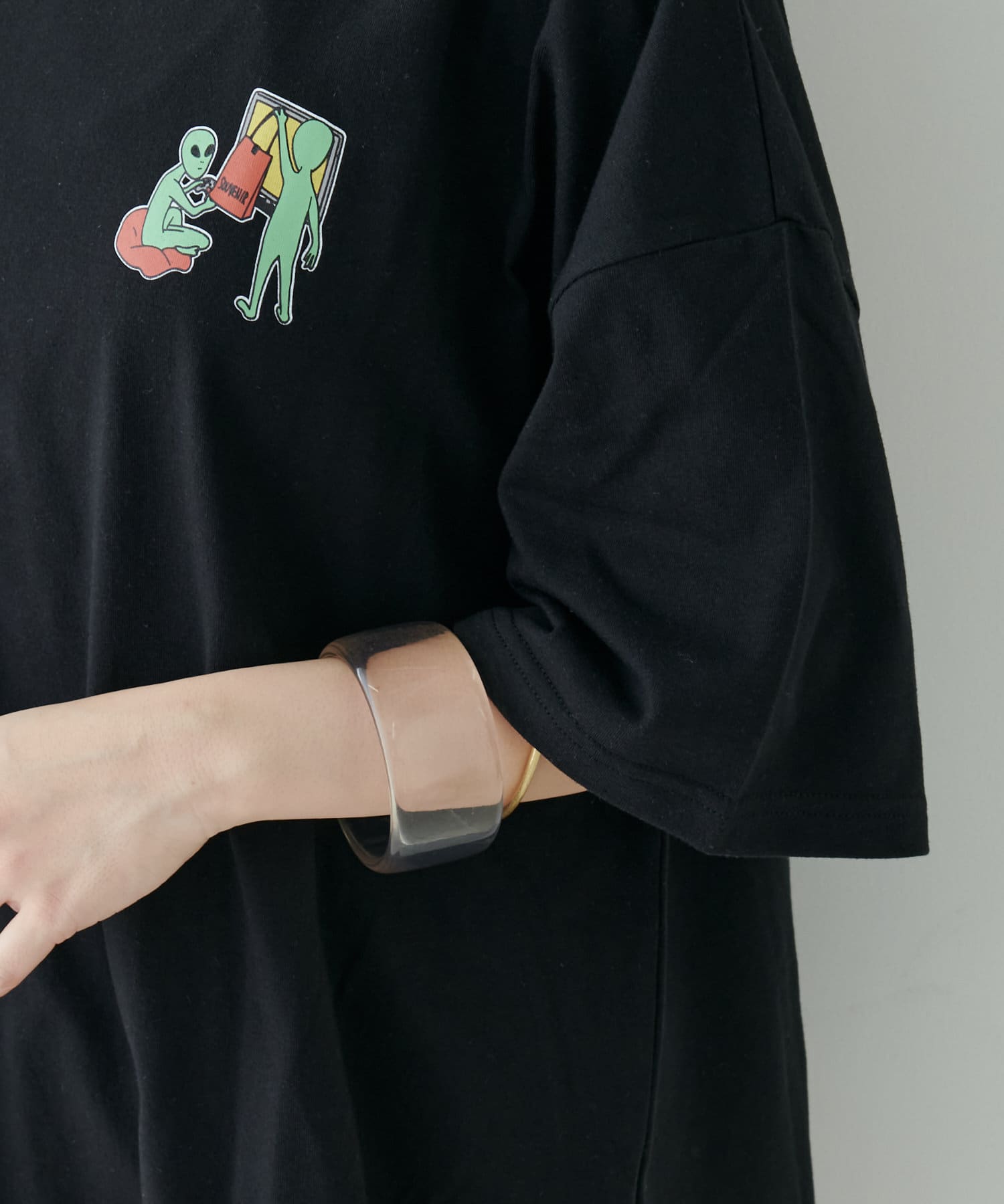 NICE CLAUP / OLIVE des OLIVE OUTLET(ナイスクラップ  / オリーブ デ オリーブ アウトレット) 【ルーズに着られるプリントT】地球旅行プリントBIG Tシャツ