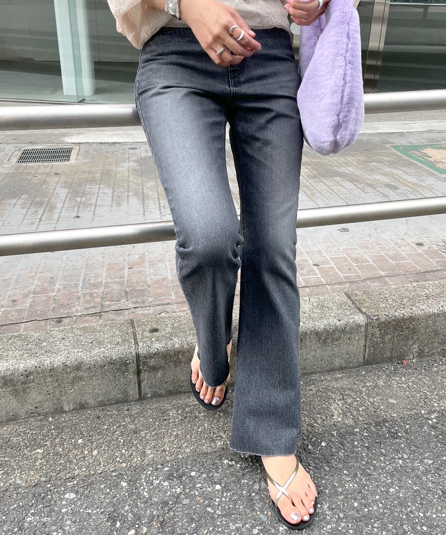 カットオフフレアデニムパンツ(Black) | SHENERY(シーナリー 