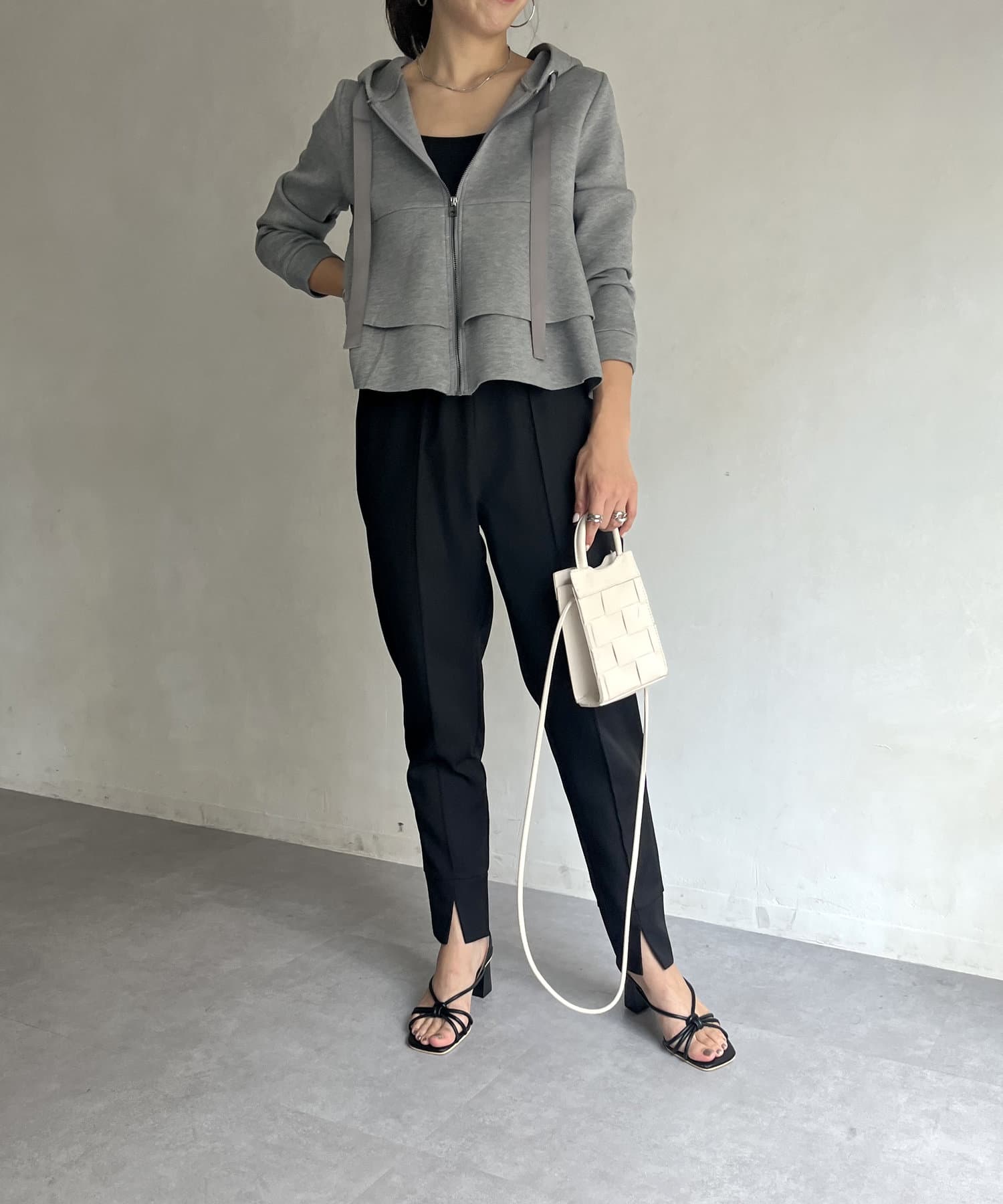 prose verse(プロズヴェール) センタースリットジョガーパンツ