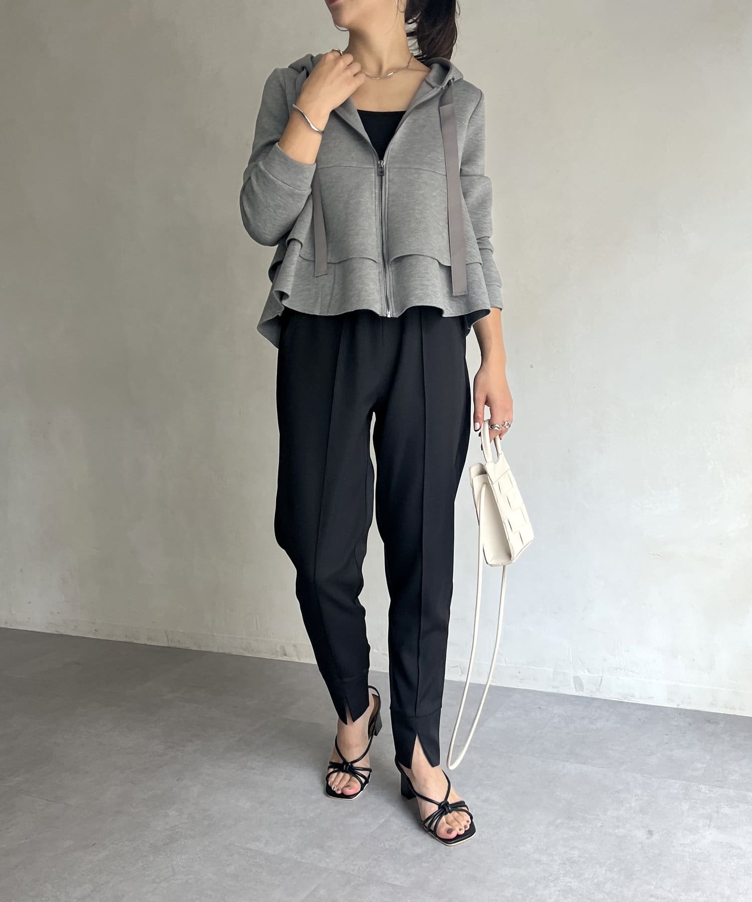 prose verse(プロズヴェール) センタースリットジョガーパンツ