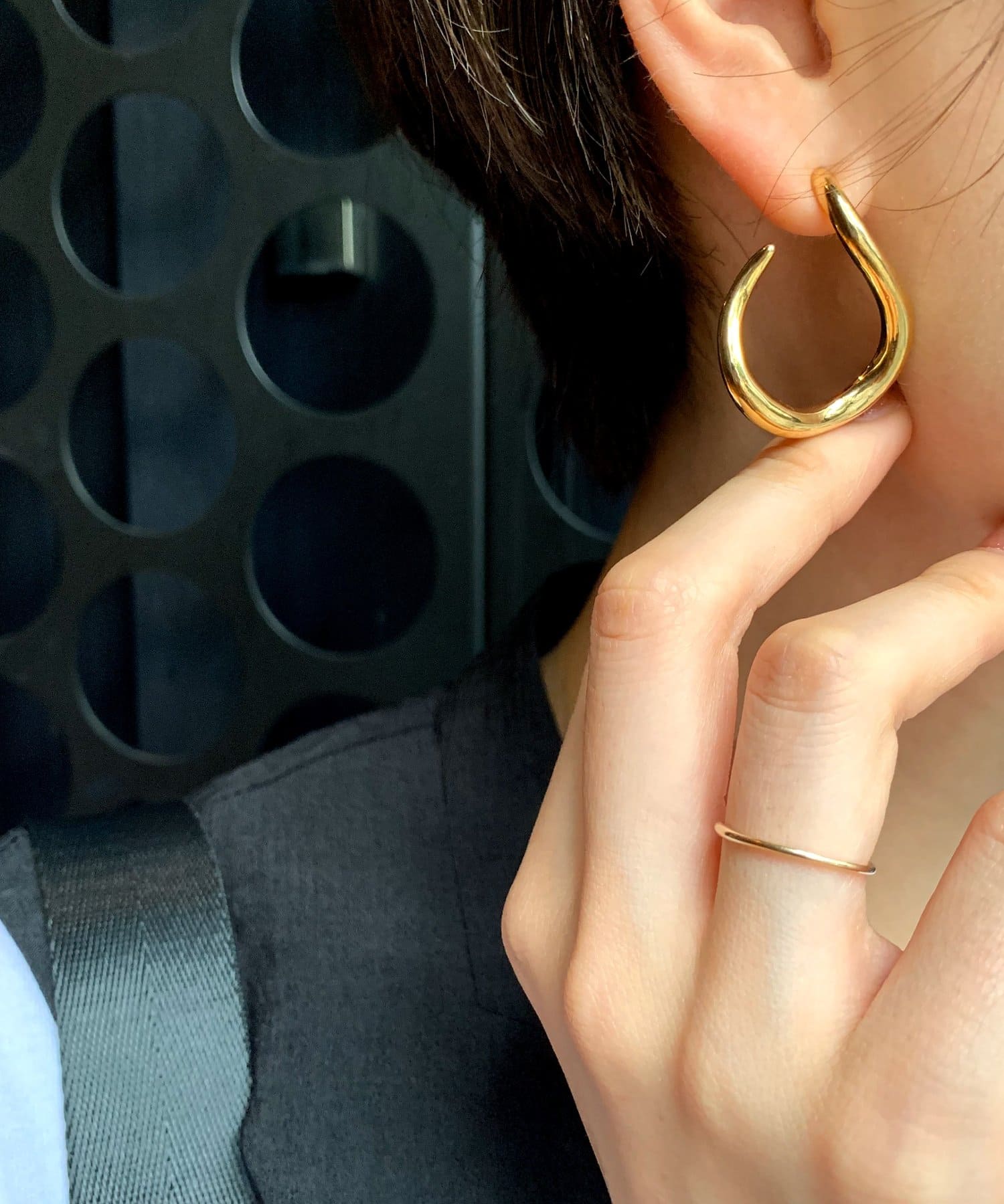 un dix cors(アンディコール) 《予約》【オトナな雰囲気】ニュアンスフープピアス