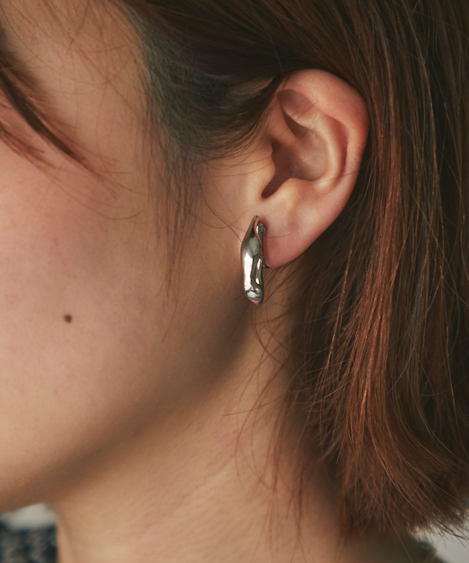 un dix cors(アンディコール) 【コーデに馴染むデザイン】プチモチーフイヤリング