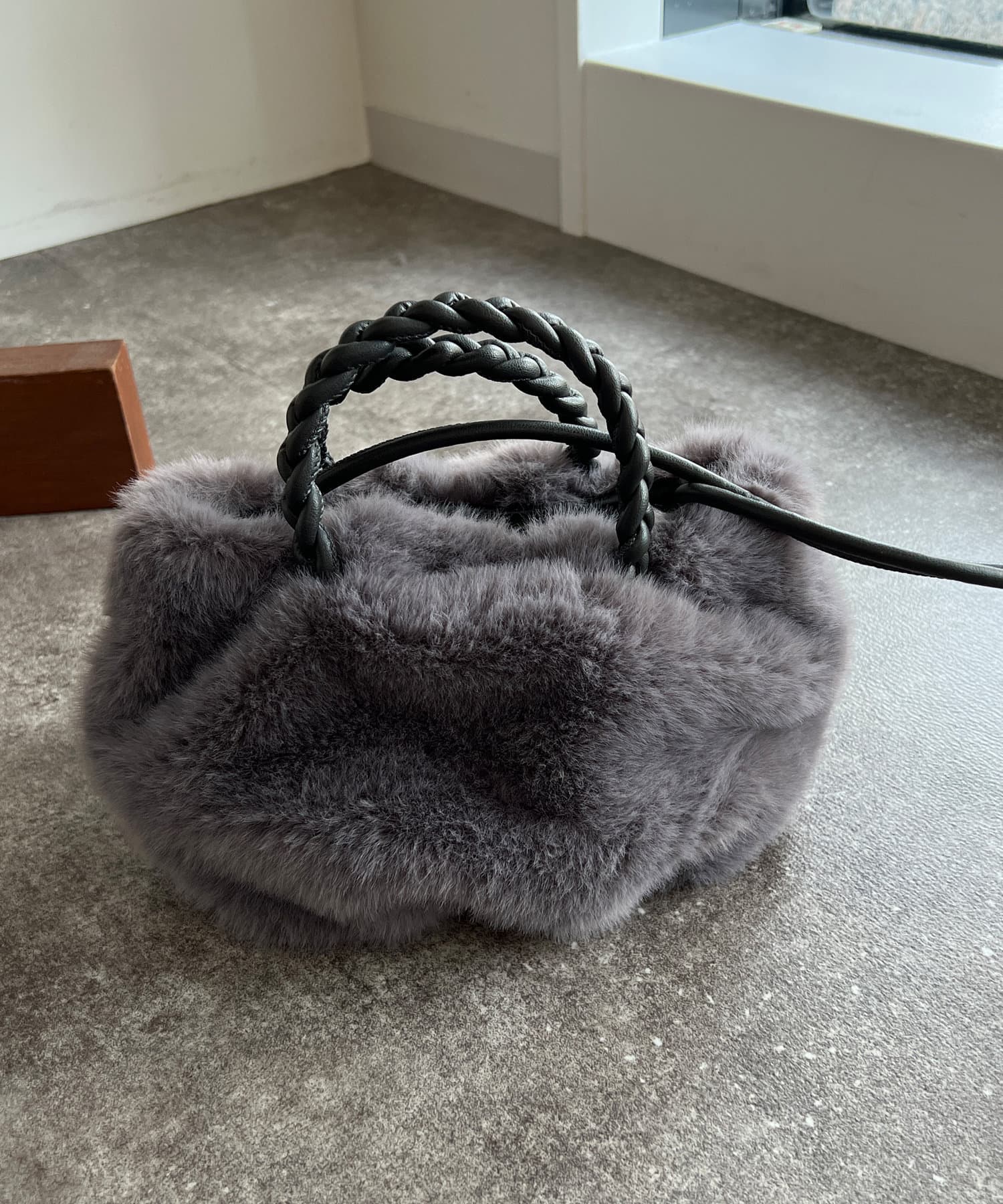 Chez toi(シェトワ) 編みハンドルフェイクファーBAG