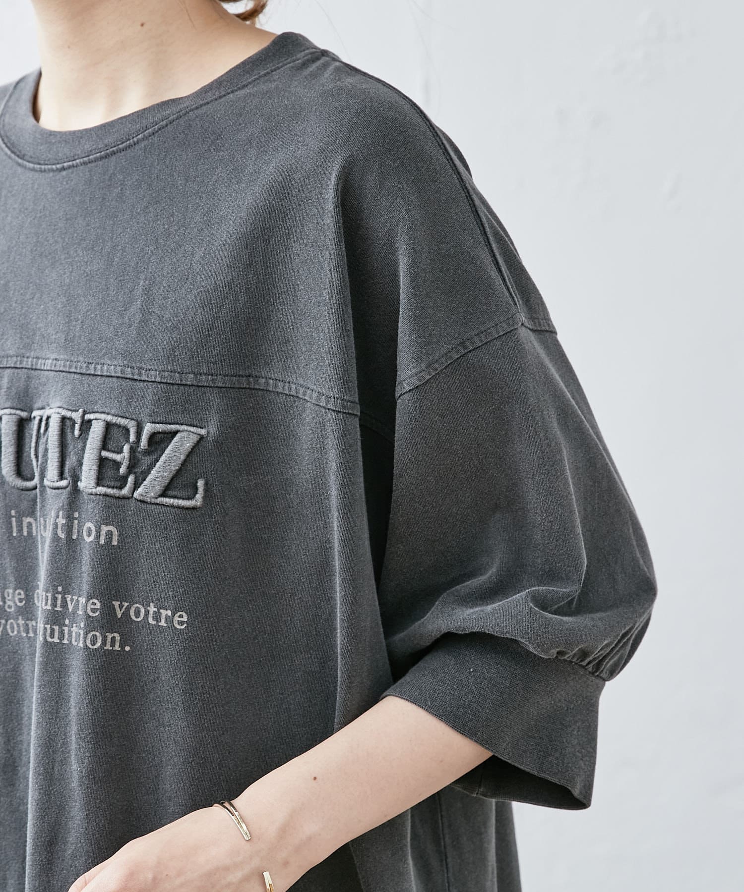 PUAL CE CIN(ピュアルセシン) 【2022AW】シリコン刺繍ピグメントTシャツ