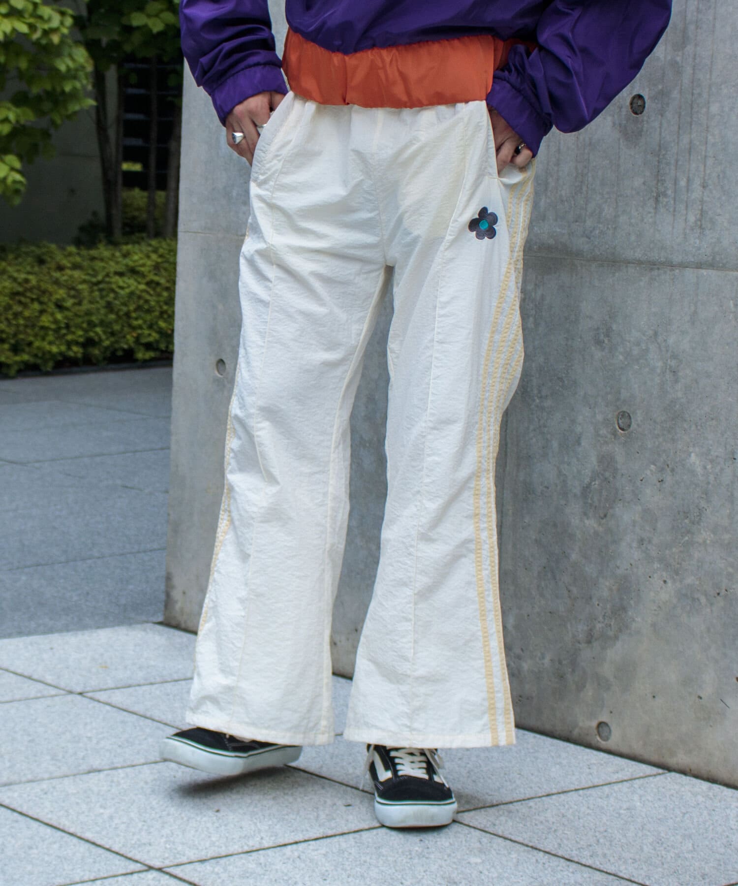 FREDYMAC】ワンポイント花柄刺繍ジャージパンツ | FREDY & GLOSTER 