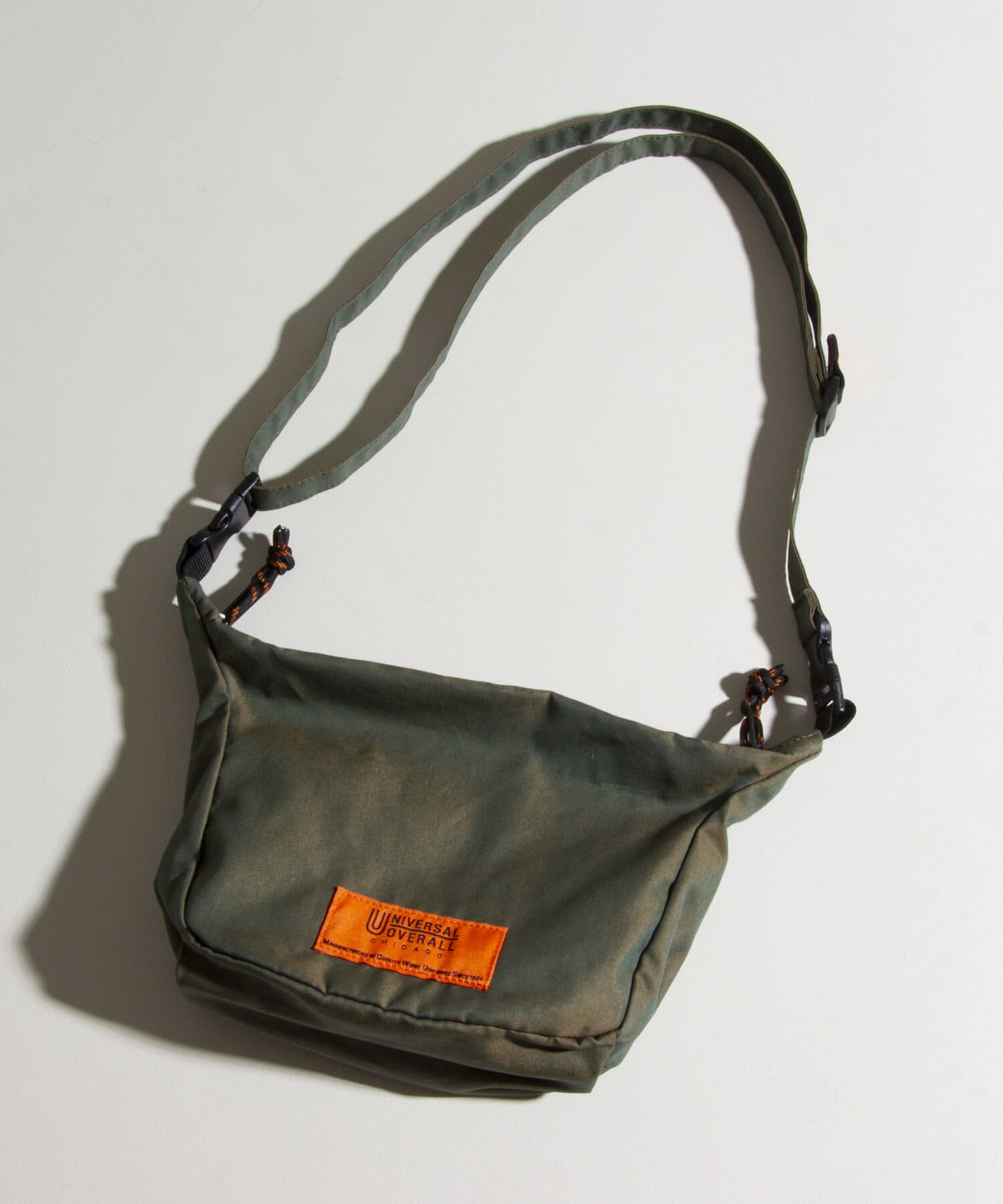 [美品] UNIVERSAL OVERALL ショルダーバック UNIVERSAL OVERALL】3WAYショルダーバッグ 3L | FREDY & GLOSTER