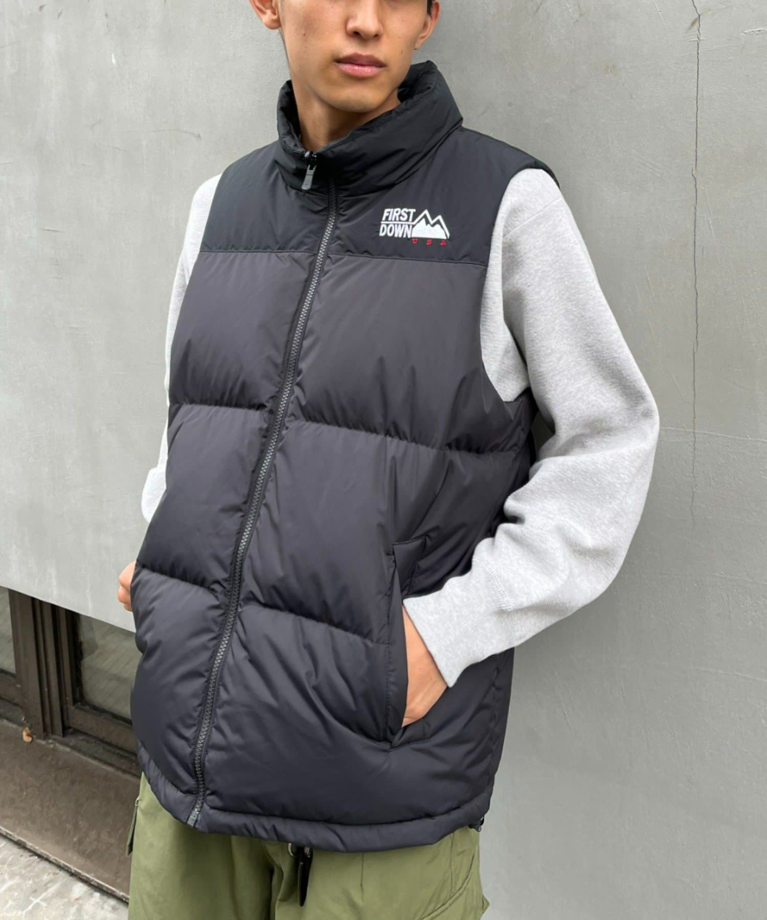 FIRST DOWN × WHIZ LIMITED ファーストダウンベスト 雪山 - ダウン 