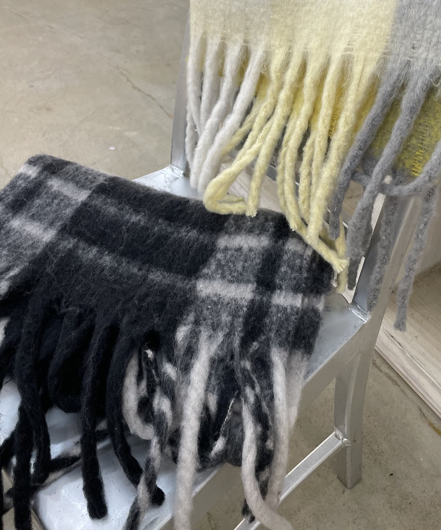 NICE CLAUP / OLIVE des OLIVE OUTLET(ナイスクラップ  / オリーブ デ オリーブ アウトレット) フェイクウールチェックマフラー【グレー】