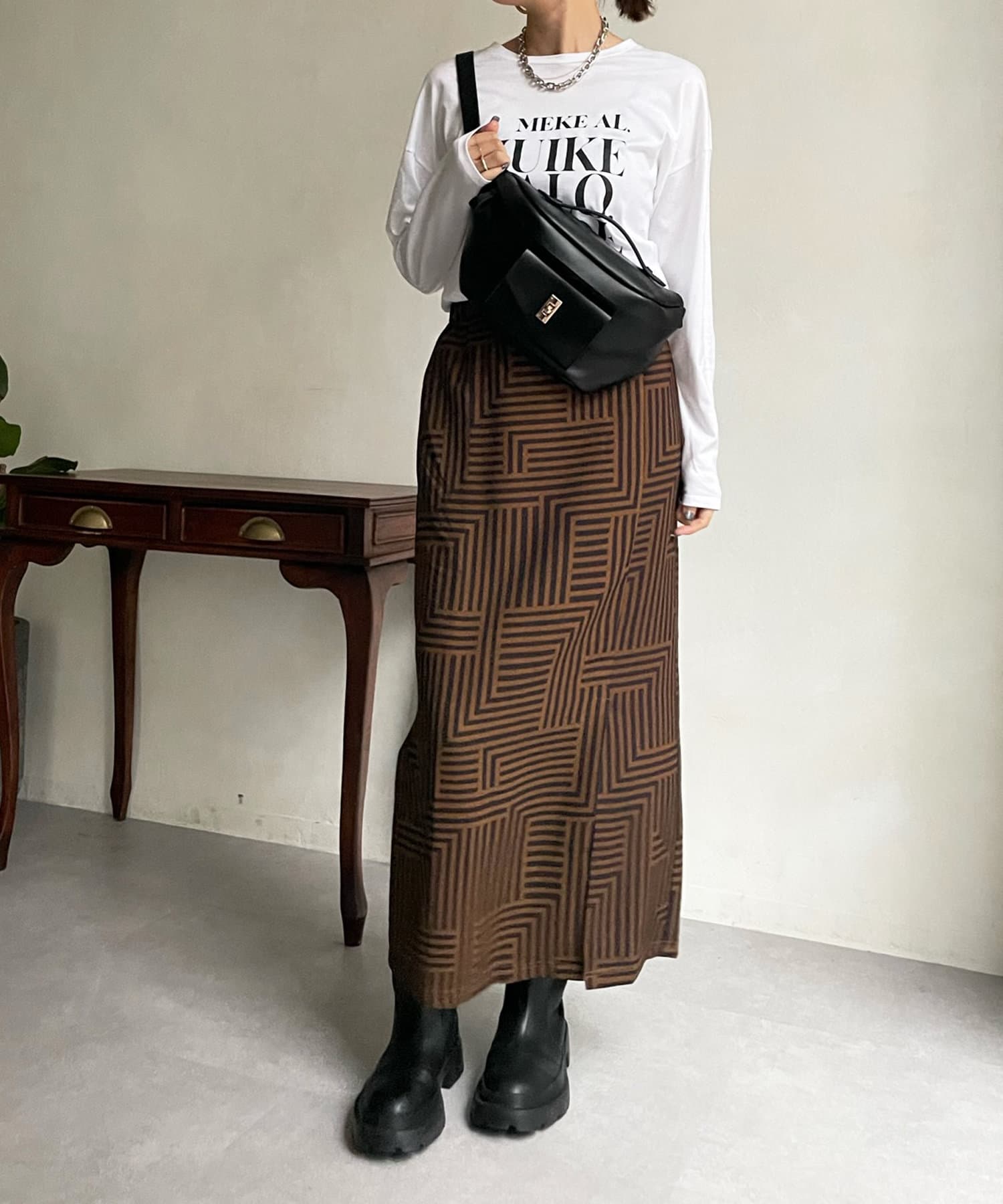 Dou Dou【WEB限定】LOGRARロゴTEE オーバーサイズ ロゴTEE | DOUDOU(ドゥドゥ)レディース | PAL CLOSET(パル