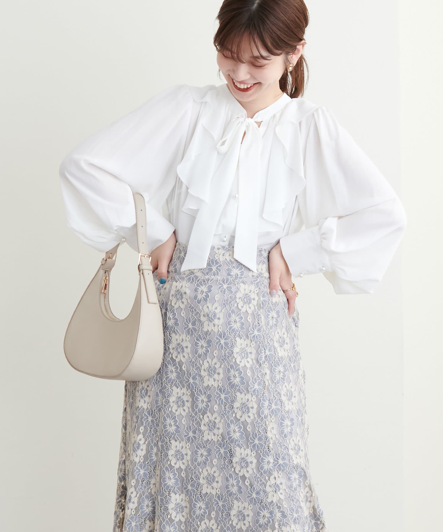 WEB限定カラーあり/ラッフルフリル細ボータイブラウス | natural