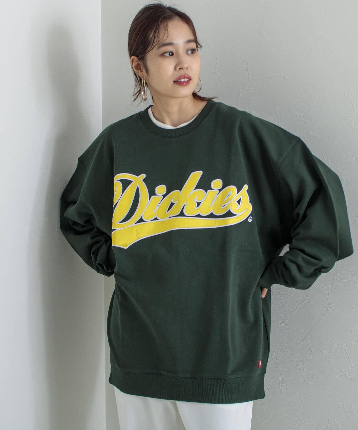 Dickies】カレッジロゴ ロゴスウェット カレッジ サテン刺繍 | FREDY