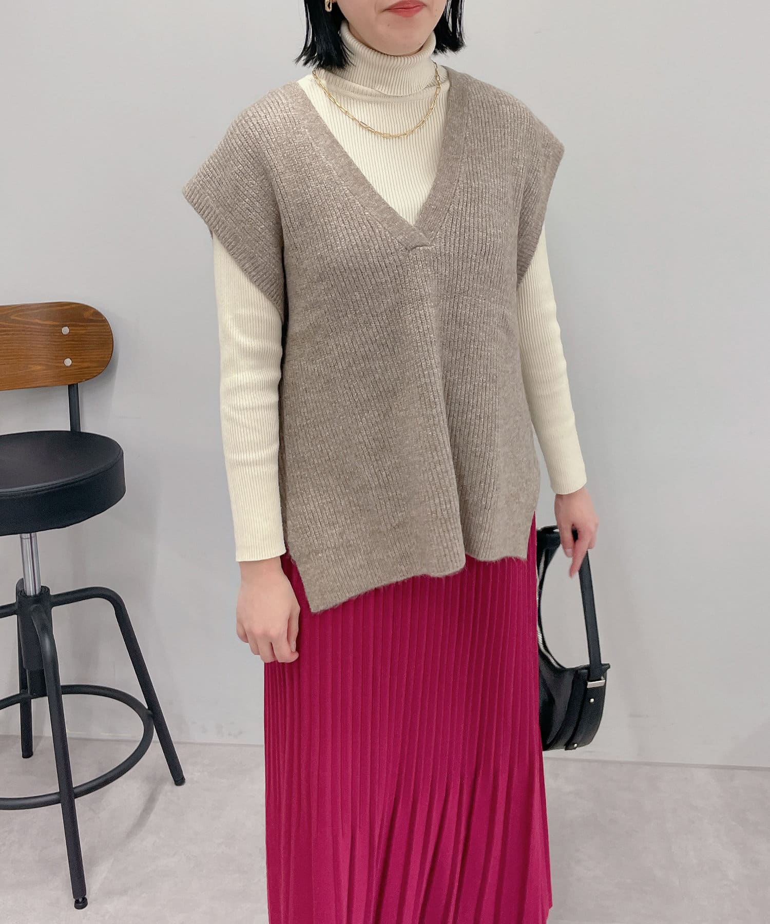 un dix cors(アンディコール) ヤクライク深Vベスト