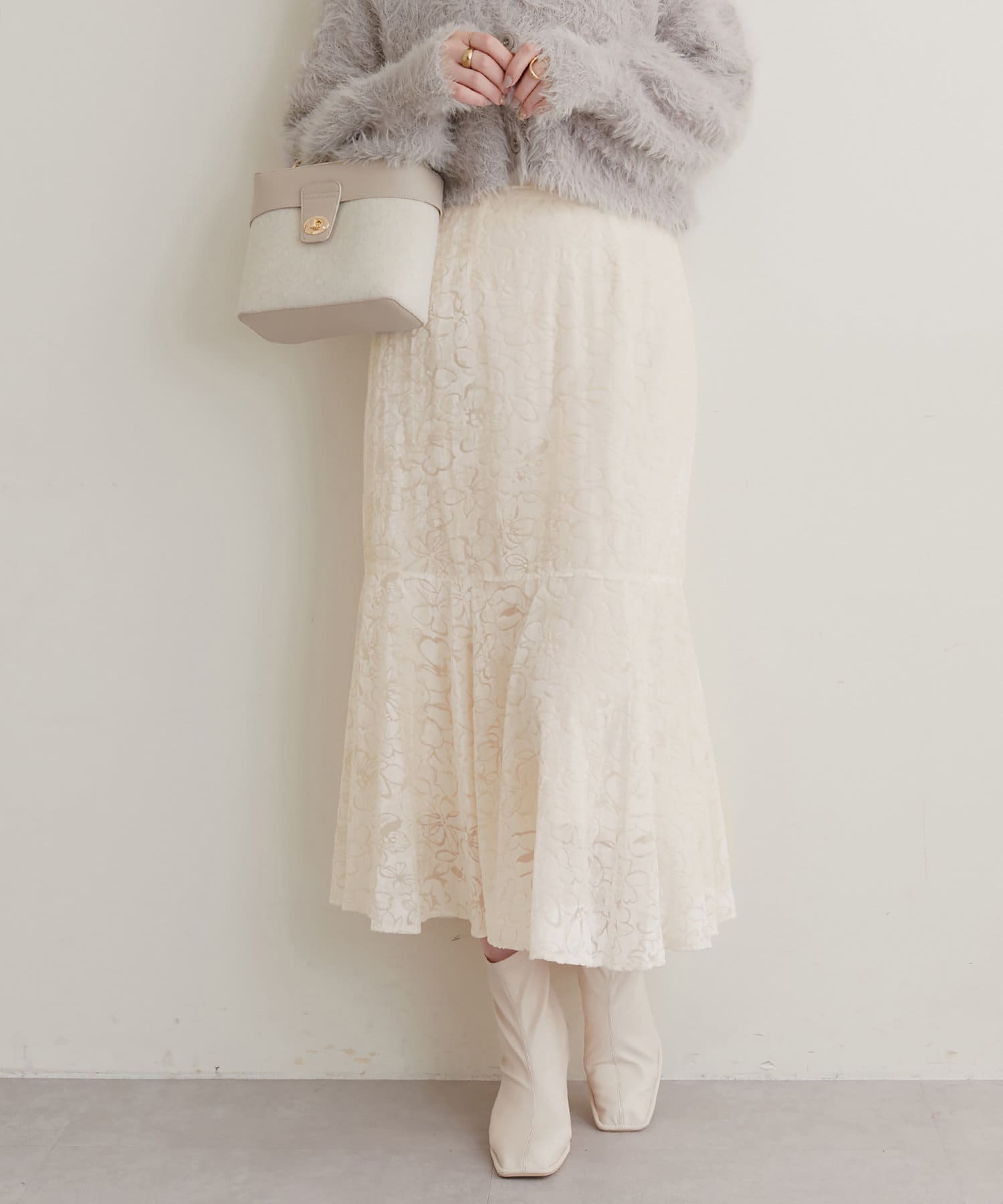 華やかで大人上品/ ベロアオパールフラワースカート | natural couture
