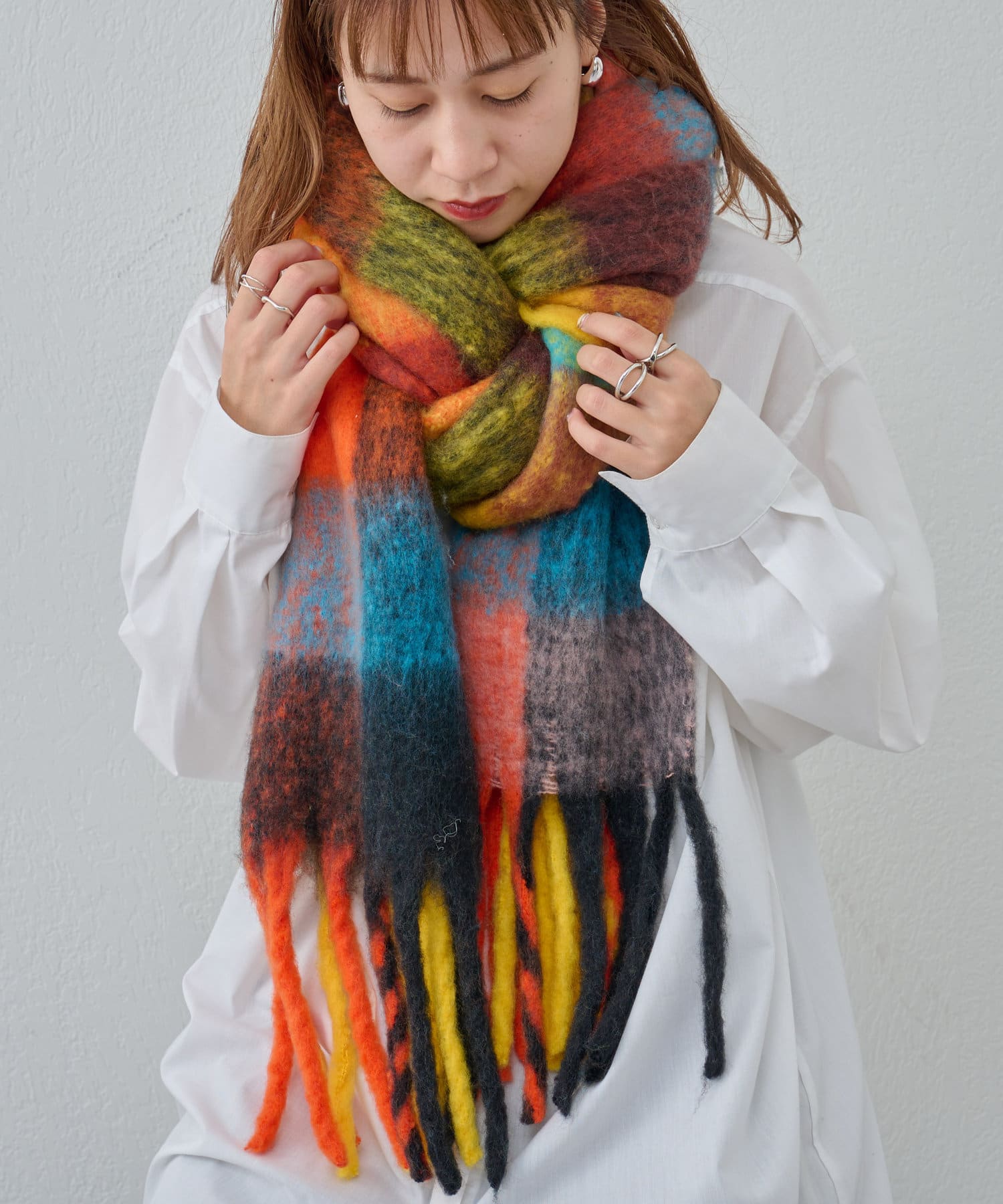 インド製シルク春夏用の素材ですdosa  rainbow shawl 未使用品　ショール