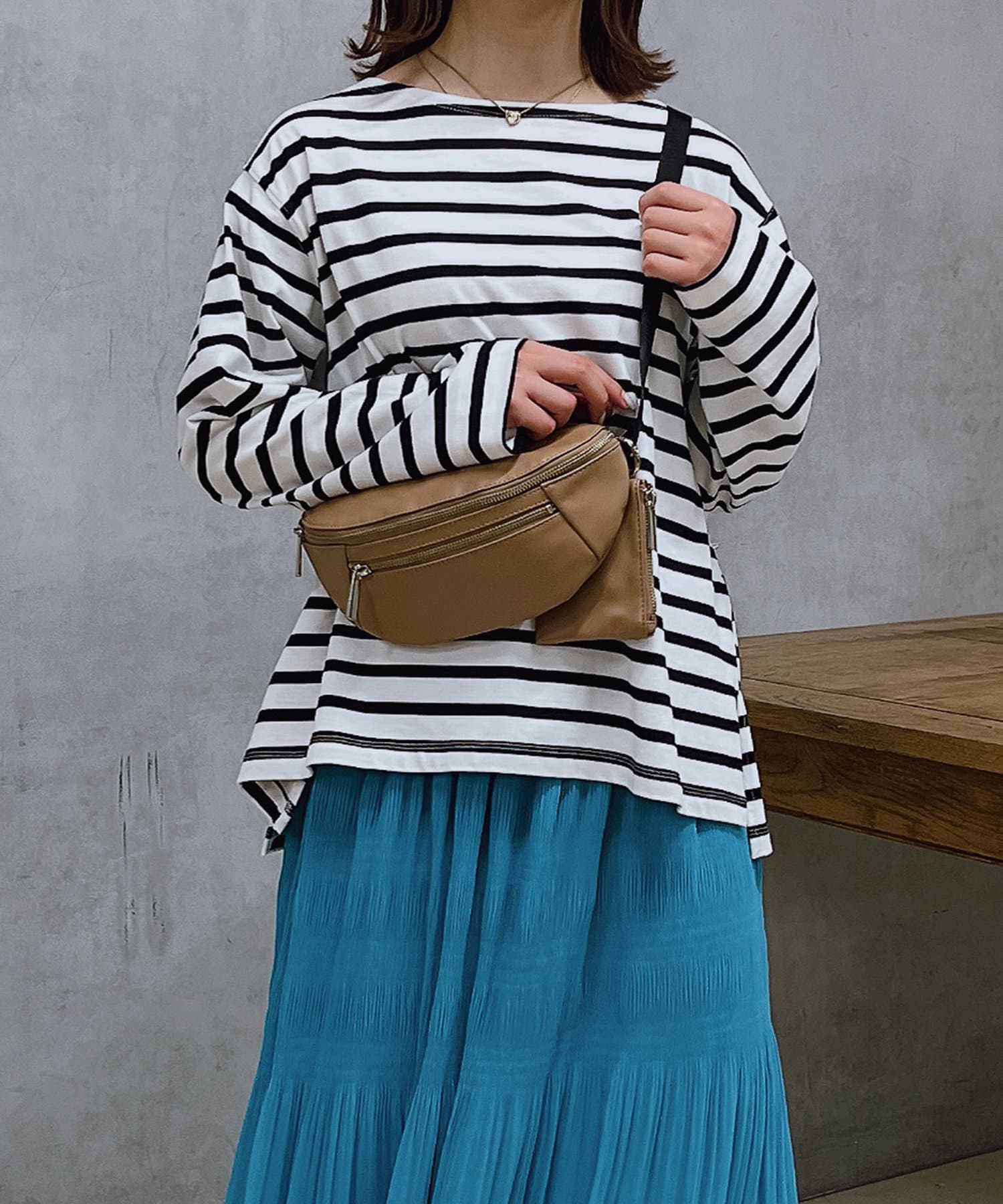 un dix cors(アンディコール) ボートネックボーダープルオーバー