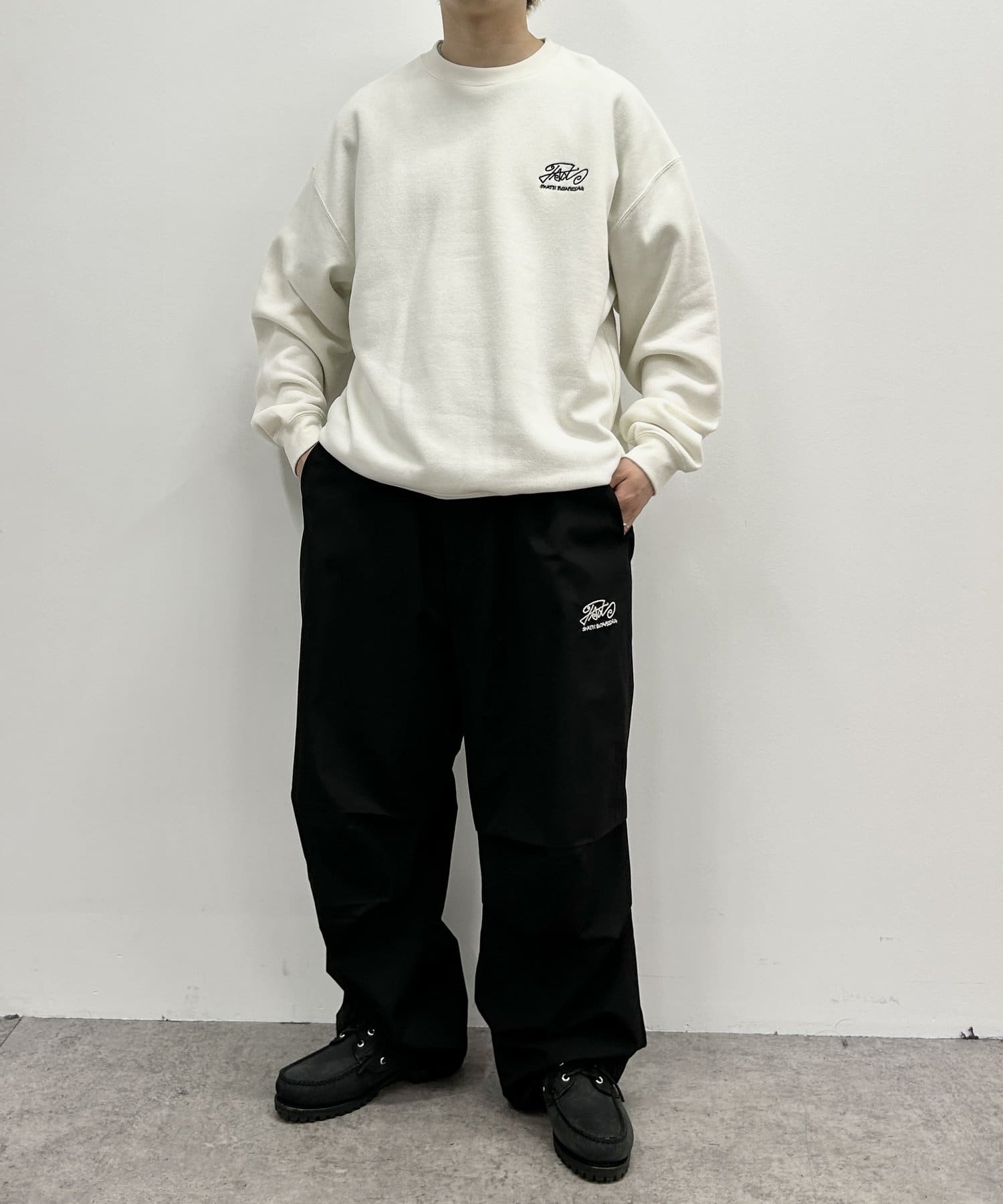 ⭐︎minnaです⭐︎ スウェット ー］Minus(マイナス)のBOOTLEG Crew Sweat with DAMAGED