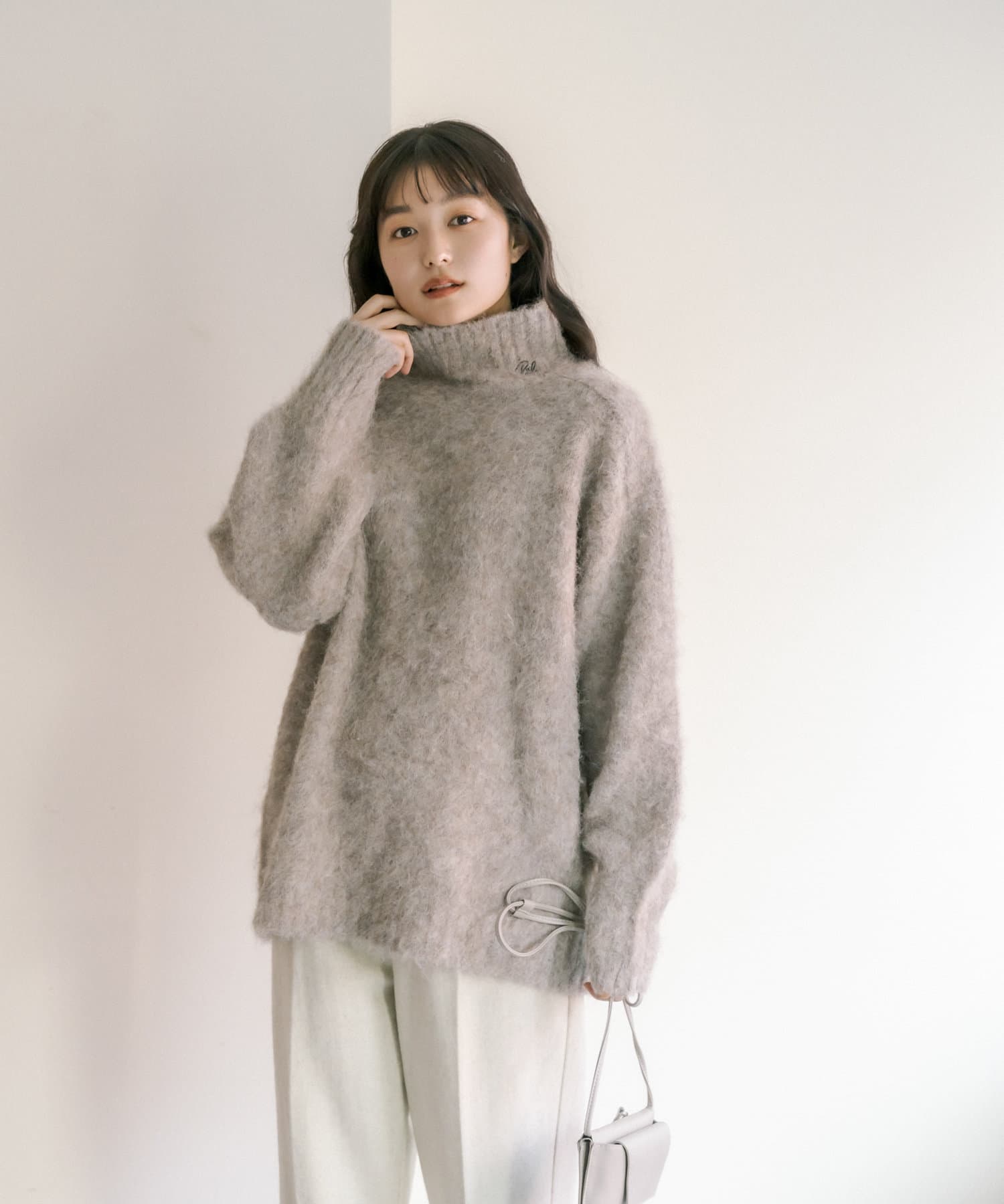 ワンポイントロゴ刺繍ハイネックシャギーニット | PUAL CE CIN