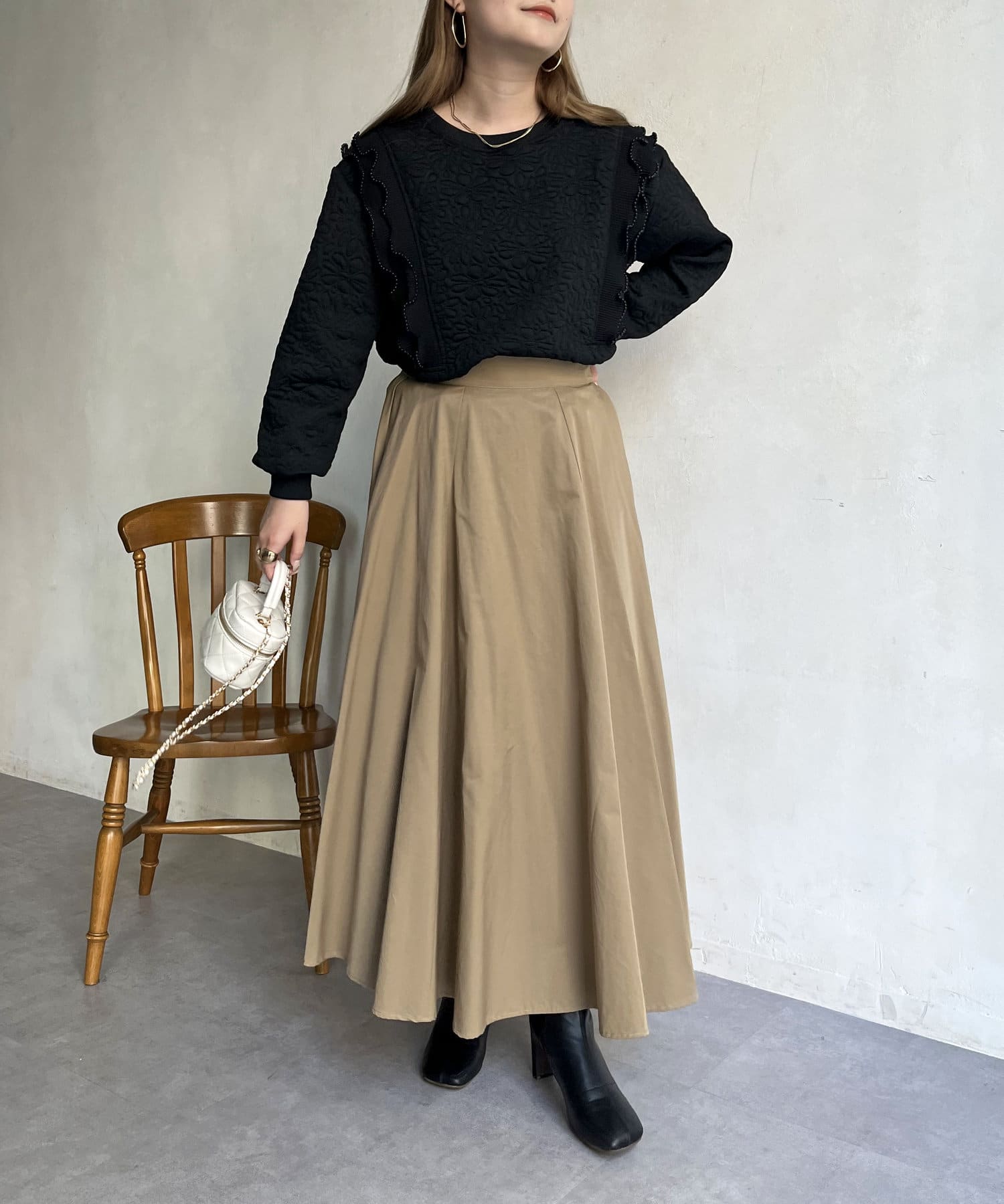 prose verse(プロズヴェール) 花柄キルティングパールプリーツプルオーバー