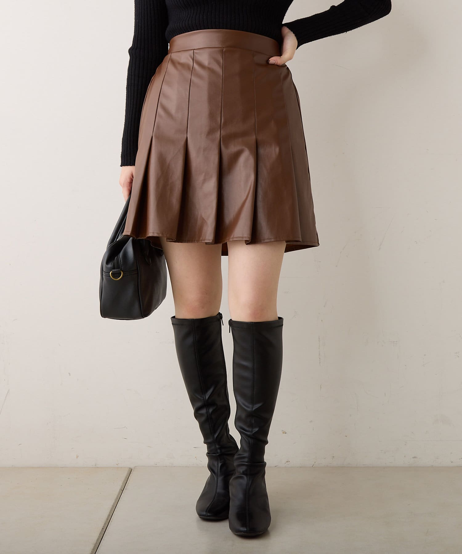 NICE CLAUP / OLIVE des OLIVE OUTLET(ナイスクラップ  / オリーブ デ オリーブ アウトレット) 【低身長向けシリーズ】合皮プリーツミニスカート