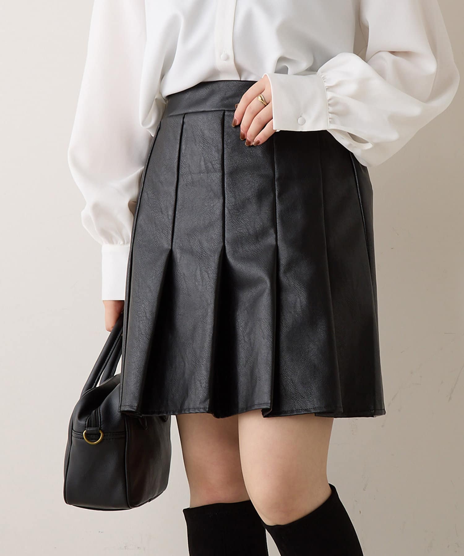 NICE CLAUP / OLIVE des OLIVE OUTLET(ナイスクラップ  / オリーブ デ オリーブ アウトレット) 【低身長向けシリーズ】合皮プリーツミニスカート