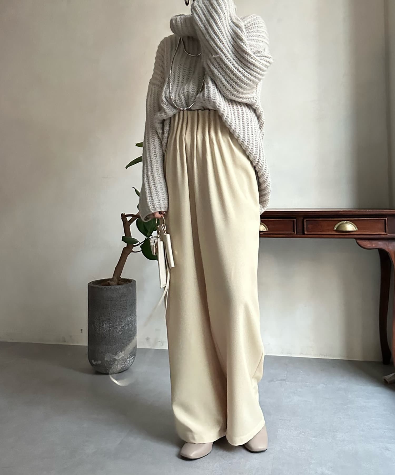DouDou（ドゥドゥ）の「バックタックパンツ（その他パンツ