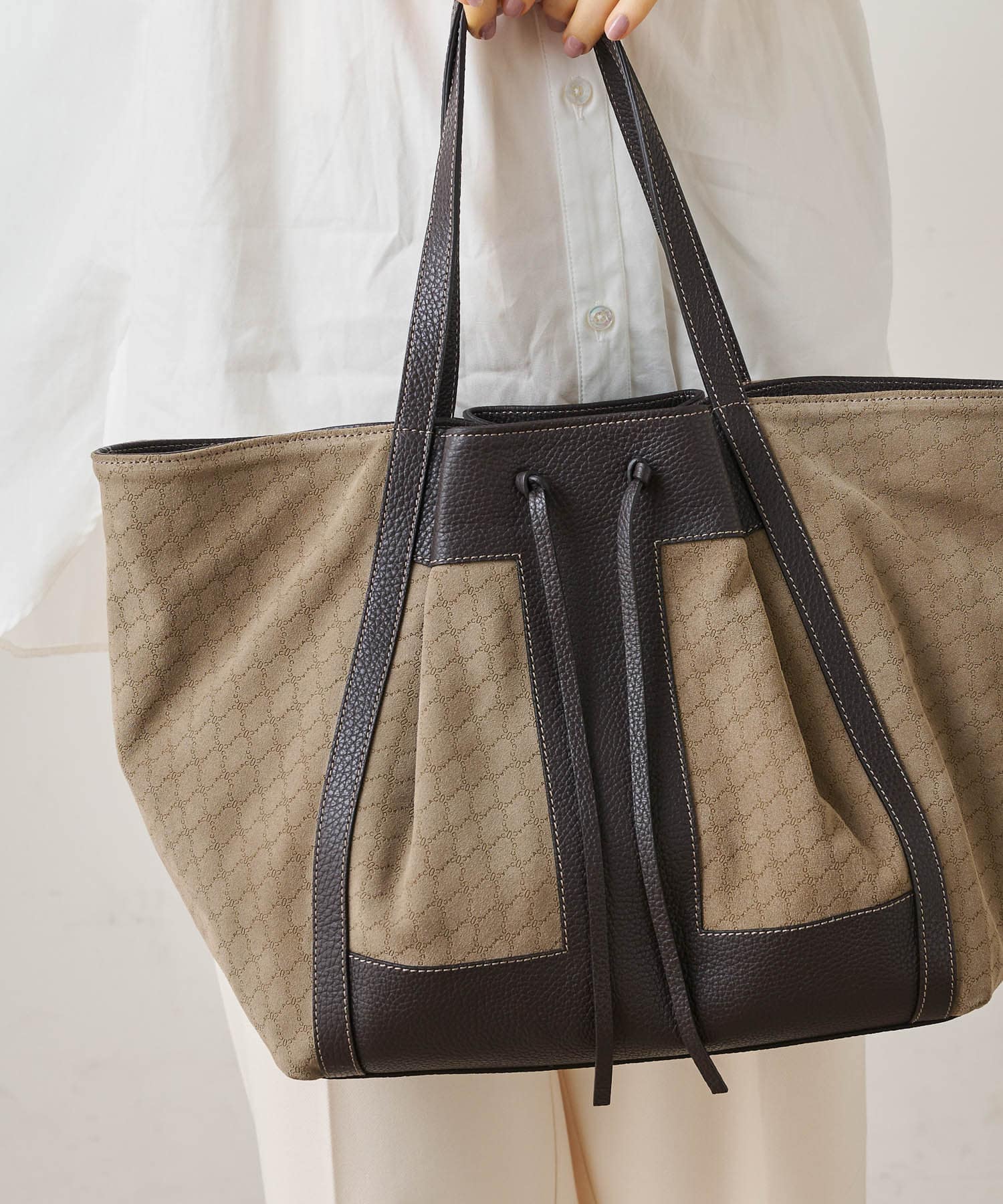 イアクッチIACUCCI テーラ TOTE CATENA SUEDE - nayaabhaandi.com