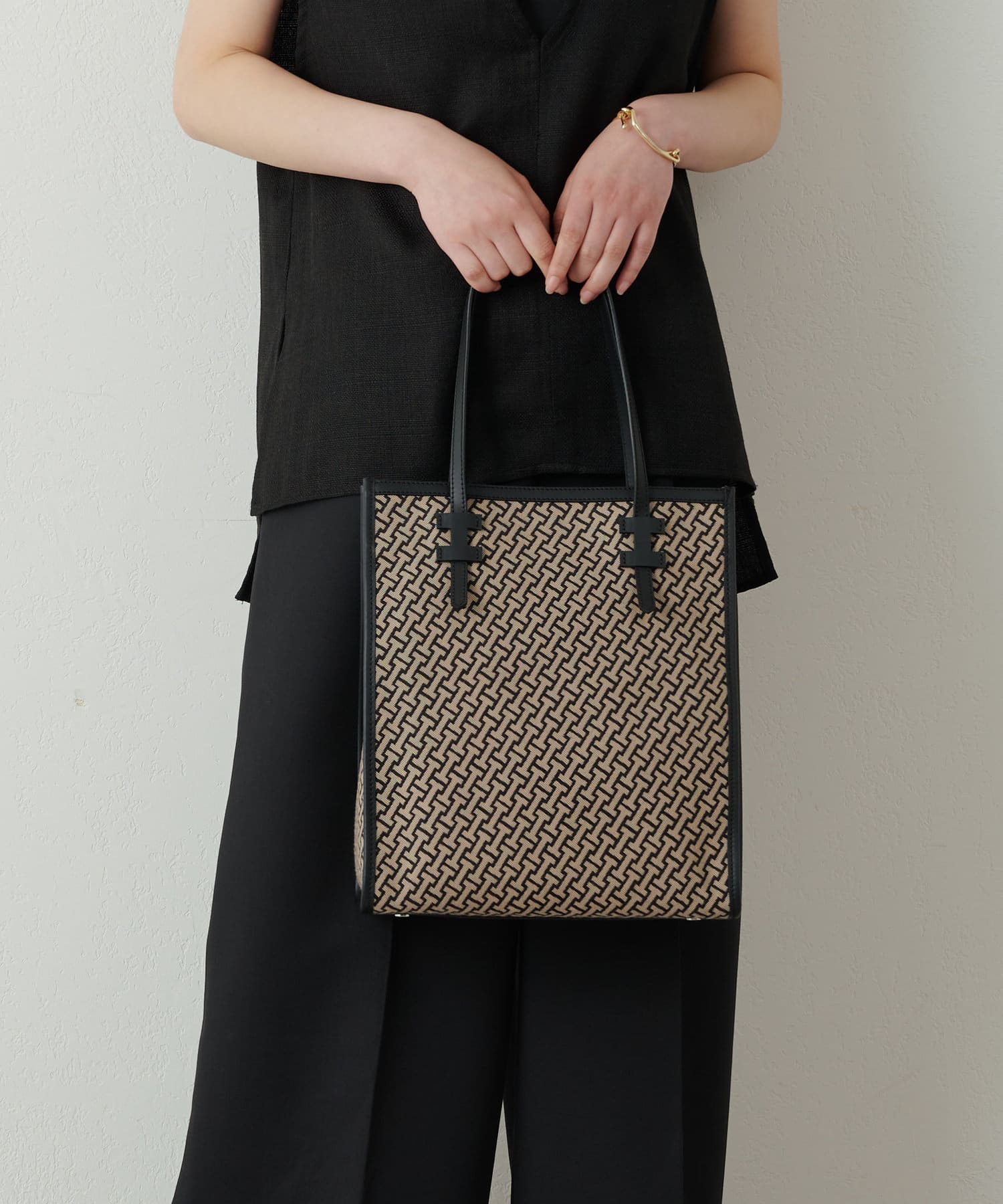 IACUCCI(イアクッチ) モノグランマ M JACQUARD/RUGA