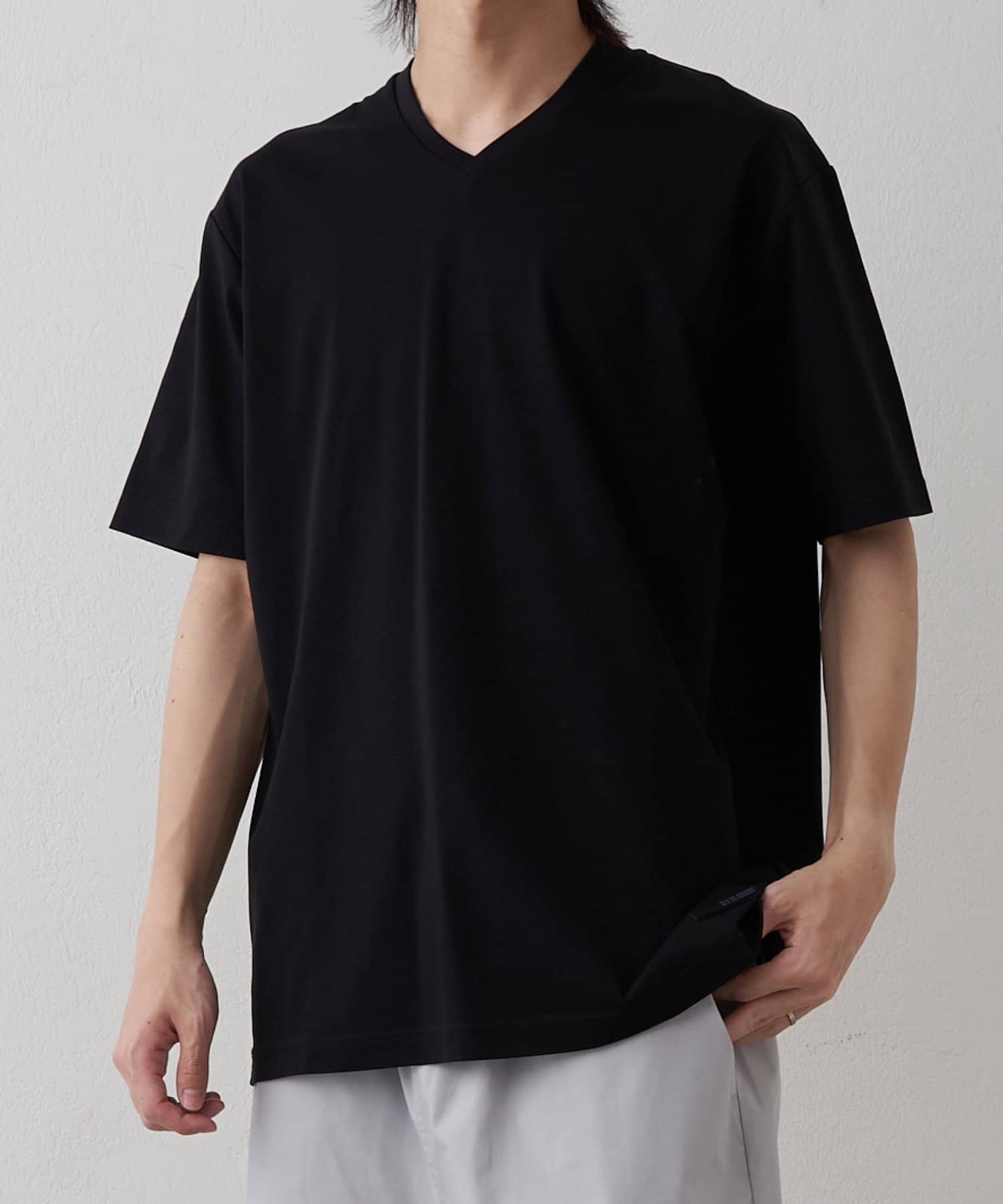 COLONY 2139(コロニー トゥーワンスリーナイン) スマート変形Vネック半袖Tシャツ