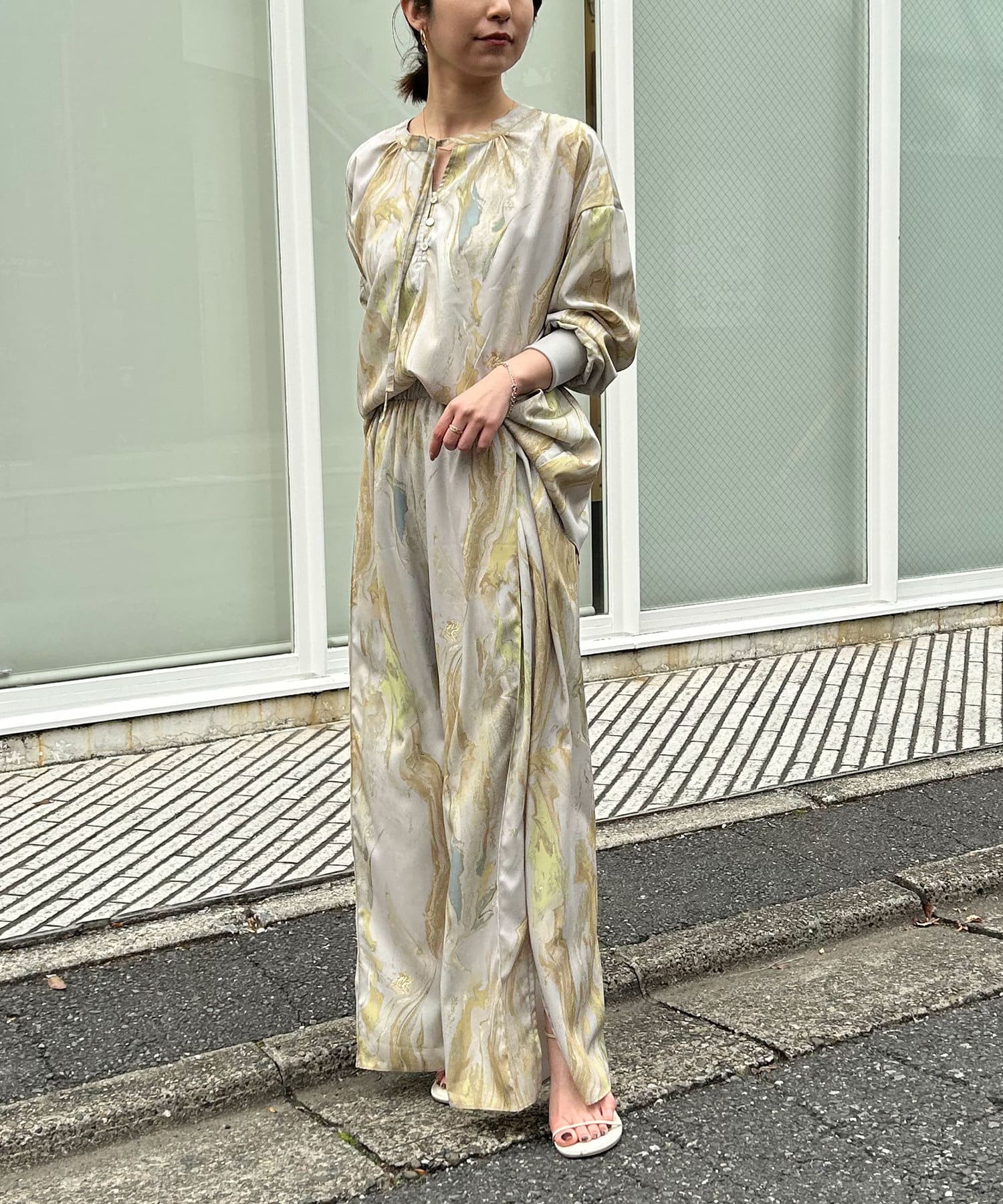 Jena　espace merveilleux(ジェナ　エスパスメルヴェイユ) 【大人の柄アイテム】2WAYマーブルペイントブラウス