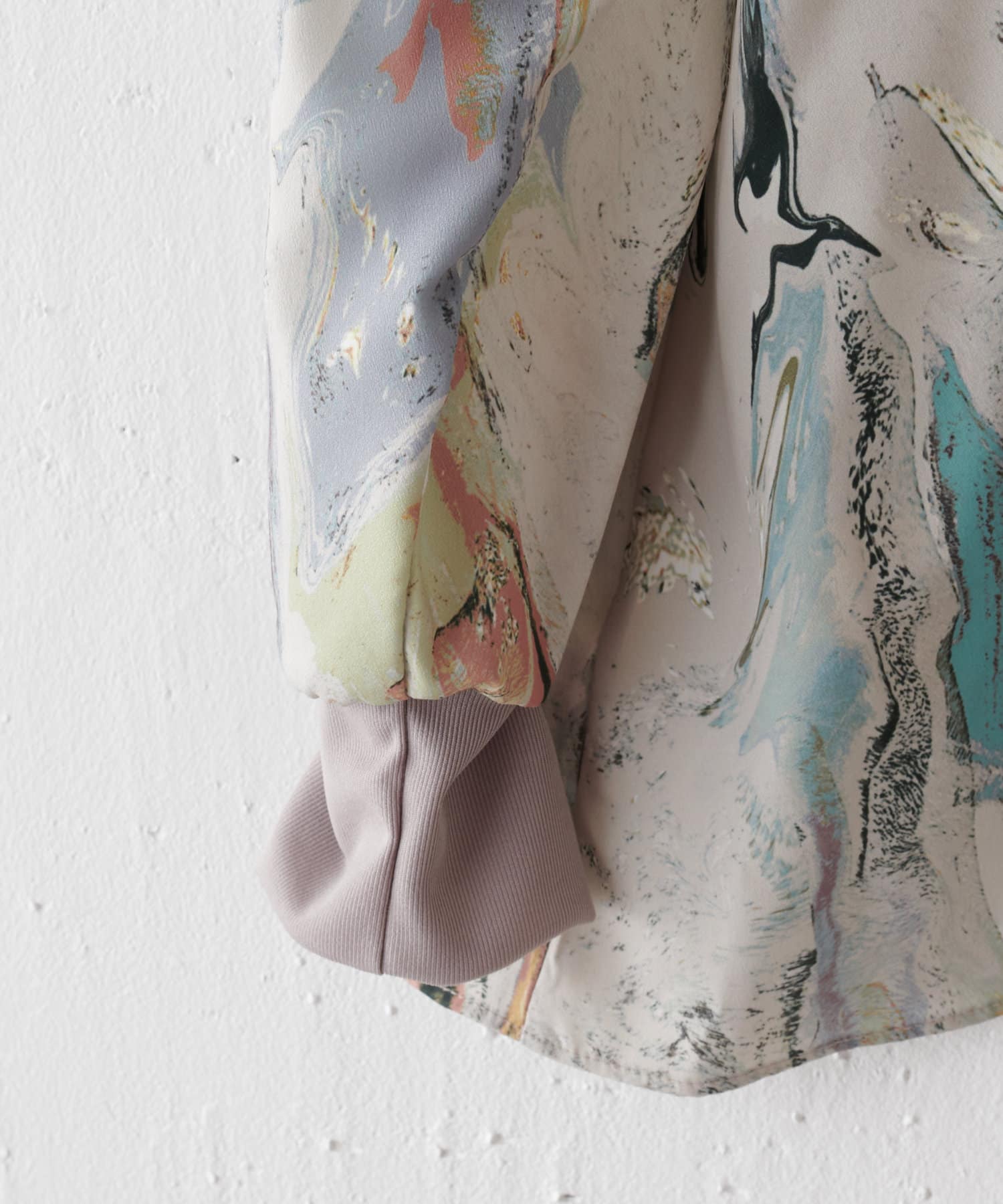 Jena　espace merveilleux(ジェナ　エスパスメルヴェイユ) 【大人の柄アイテム】2WAYマーブルペイントブラウス