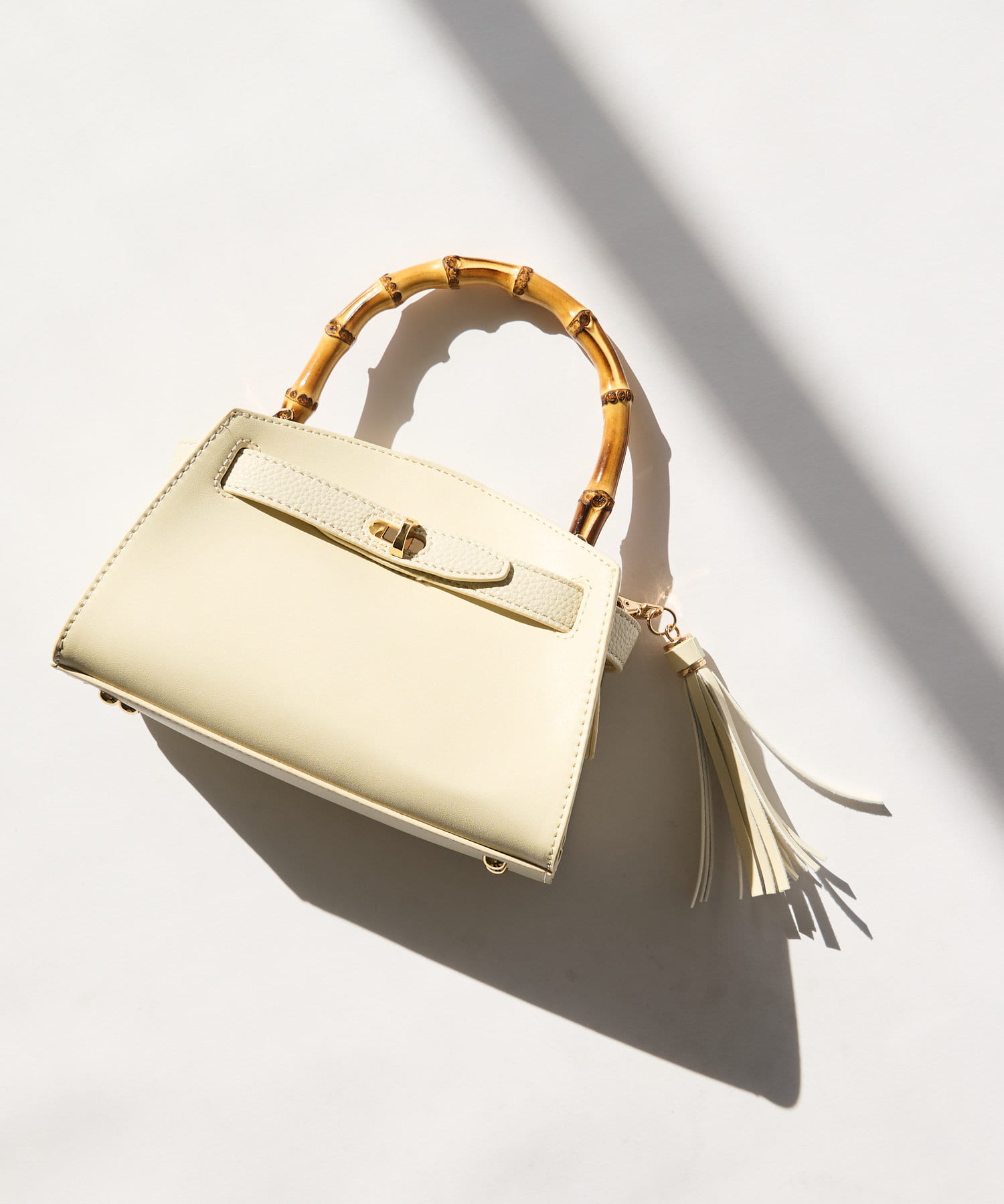 un dix cors(アンディコール) 【cachecache（カシュカシュ）】バンブーひねりミニバッグ